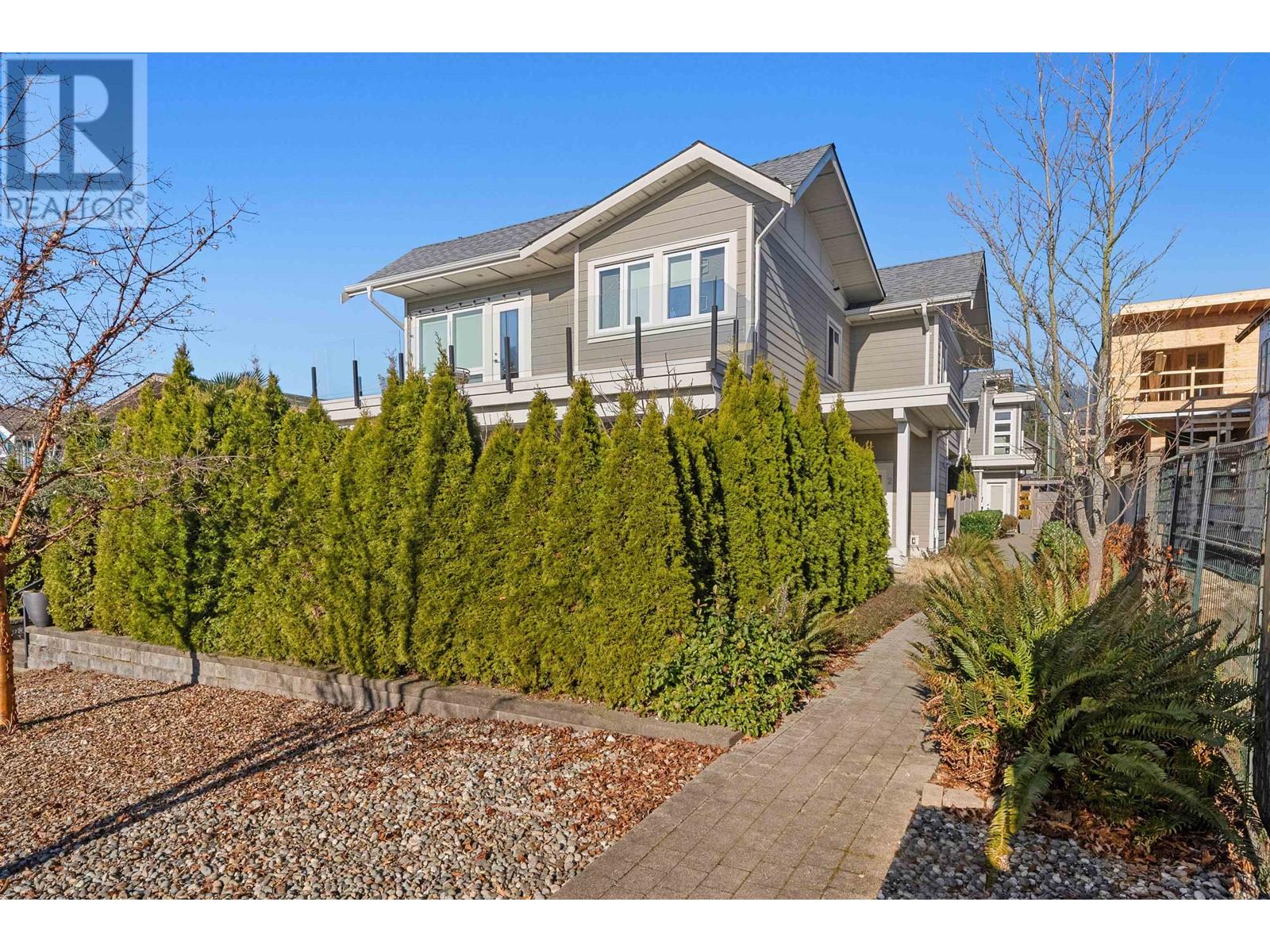 2 330 W 14th Street, North Vancouver, British Columbia  V7M 1P6 - Photo 26 - R2988307