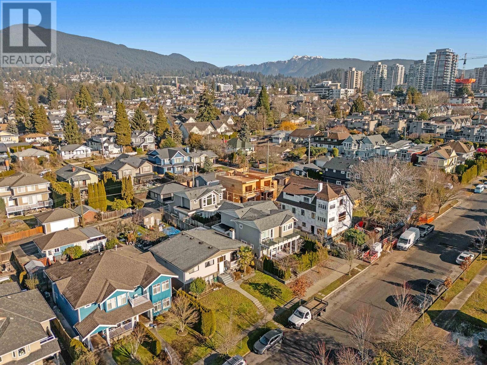 2 330 W 14th Street, North Vancouver, British Columbia  V7M 1P6 - Photo 29 - R2988307