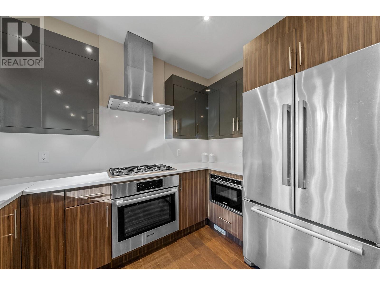 2 330 W 14th Street, North Vancouver, British Columbia  V7M 1P6 - Photo 6 - R2988307