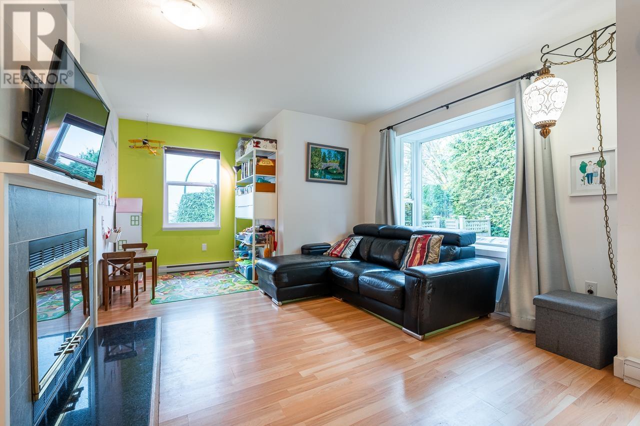 41 2736 Atlin Place, Coquitlam, British Columbia  V3C 5T4 - Photo 3 - R2988338