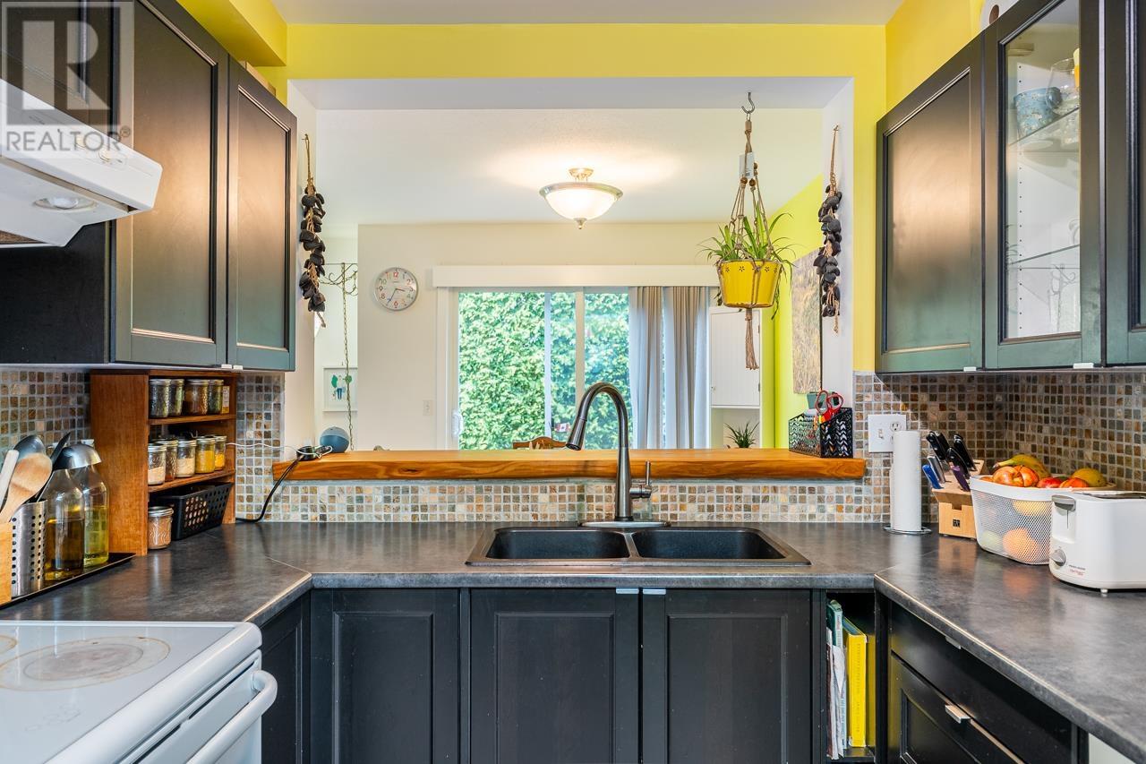41 2736 Atlin Place, Coquitlam, British Columbia  V3C 5T4 - Photo 6 - R2988338