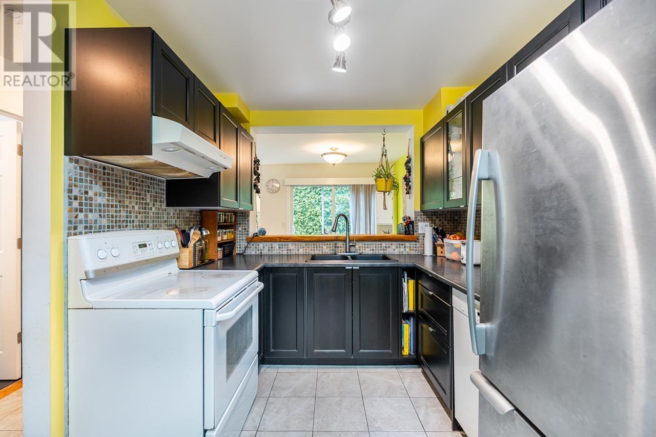 41 2736 Atlin Place, Coquitlam, British Columbia  V3C 5T4 - Photo 8 - R2988338