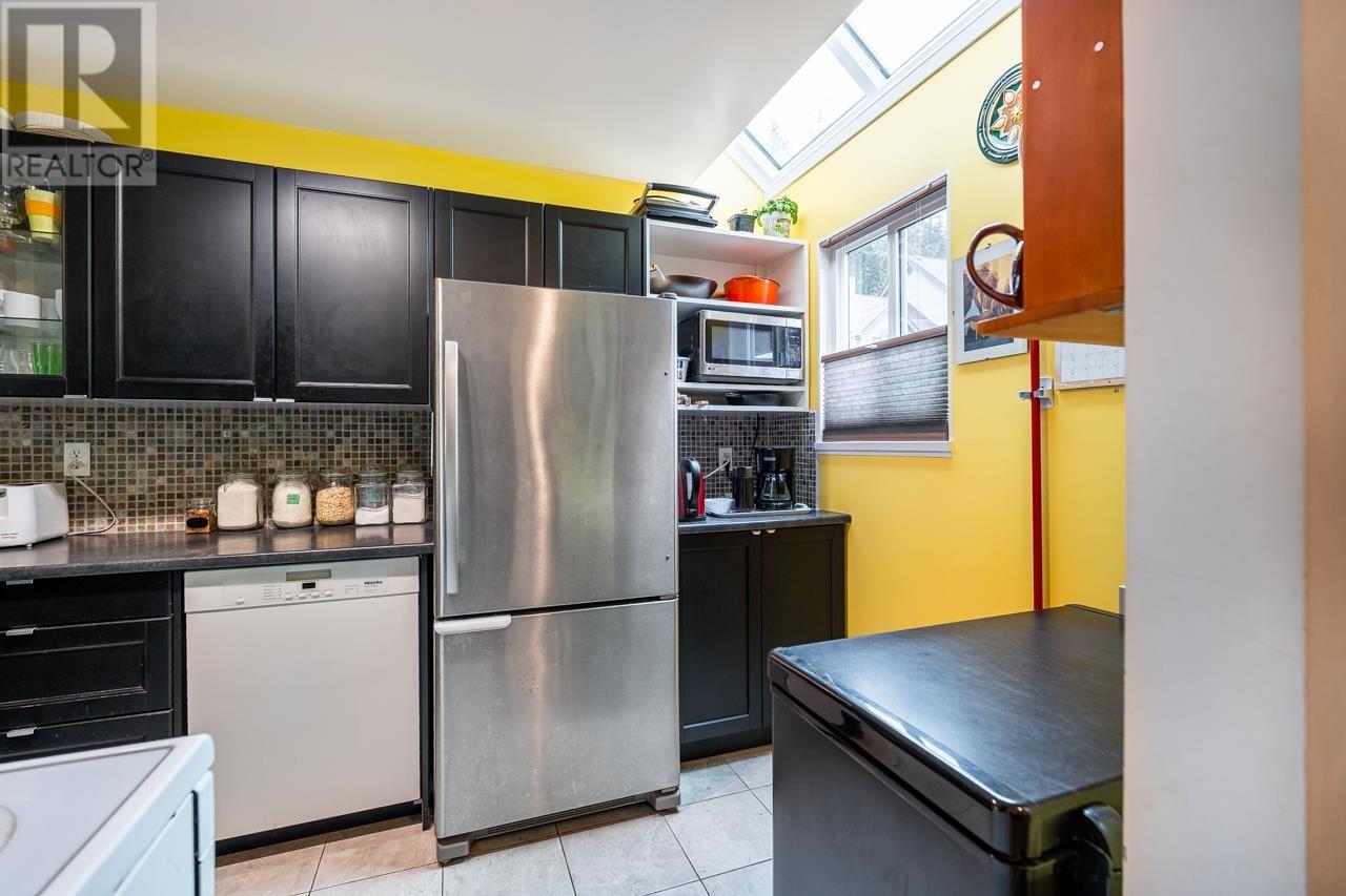 41 2736 Atlin Place, Coquitlam, British Columbia  V3C 5T4 - Photo 9 - R2988338