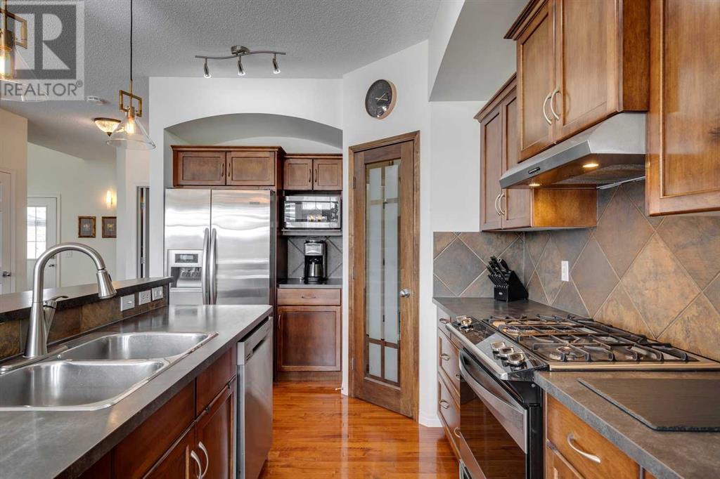15 Copperfield Close Se, Calgary, Alberta  T2Z 4L2 - Photo 7 - A2206195
