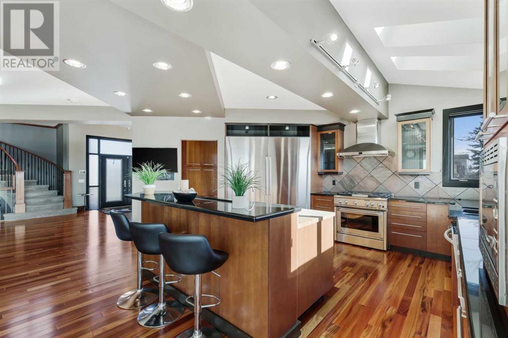 Property at 43 Cranleigh Manor SE image 2
