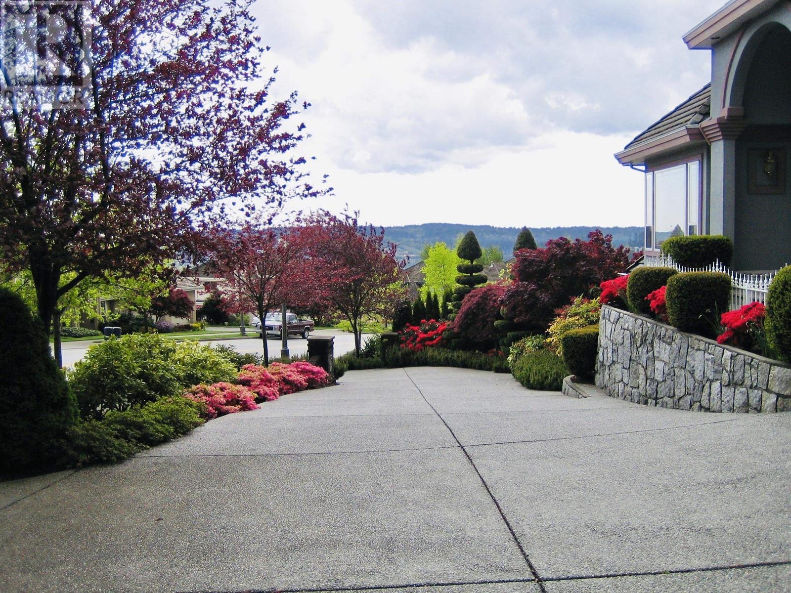 Property at 3022 PLATEAU BOULEVARD image 3