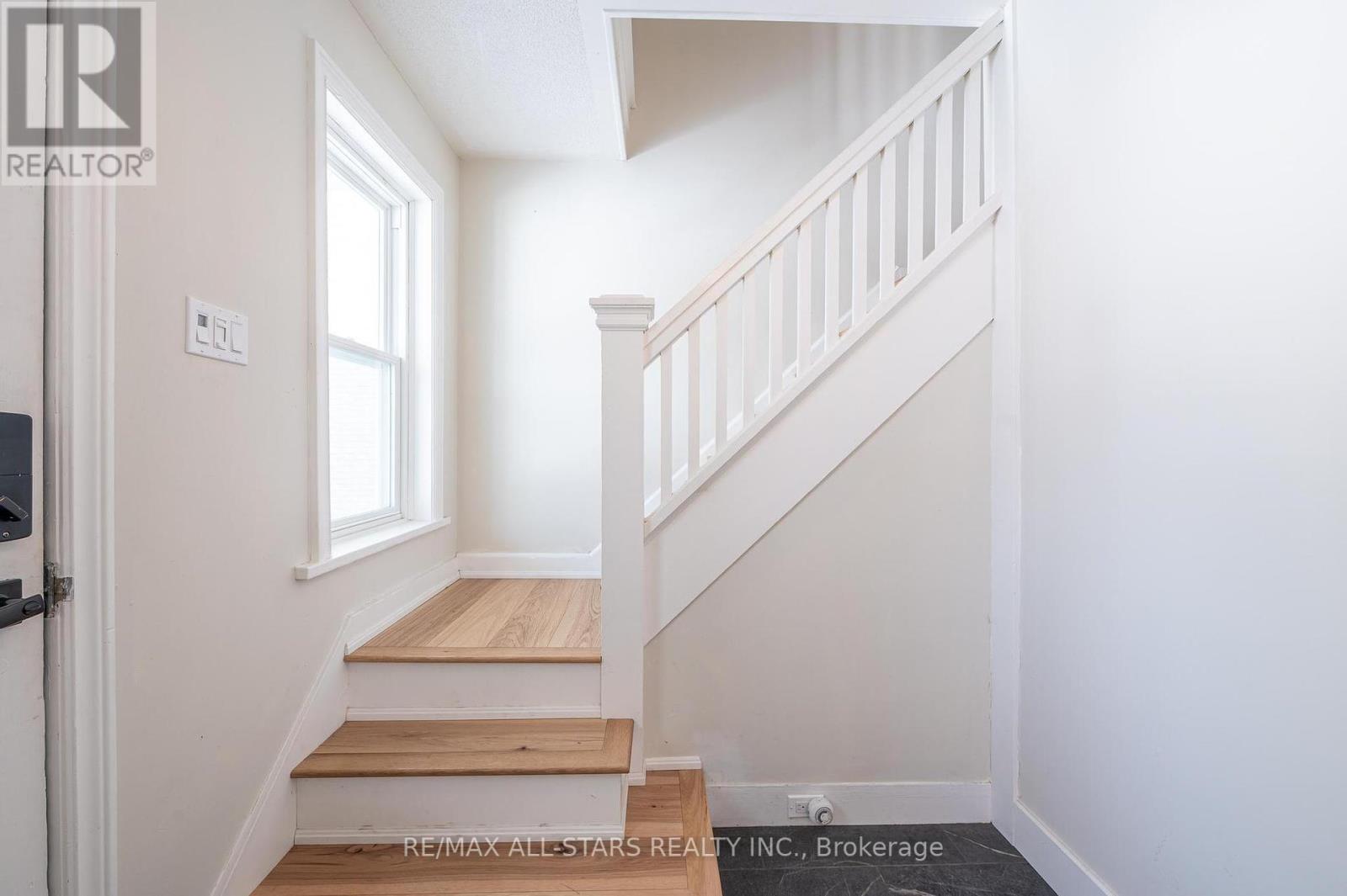 Property at 22 SHERWOOD STREET image 3