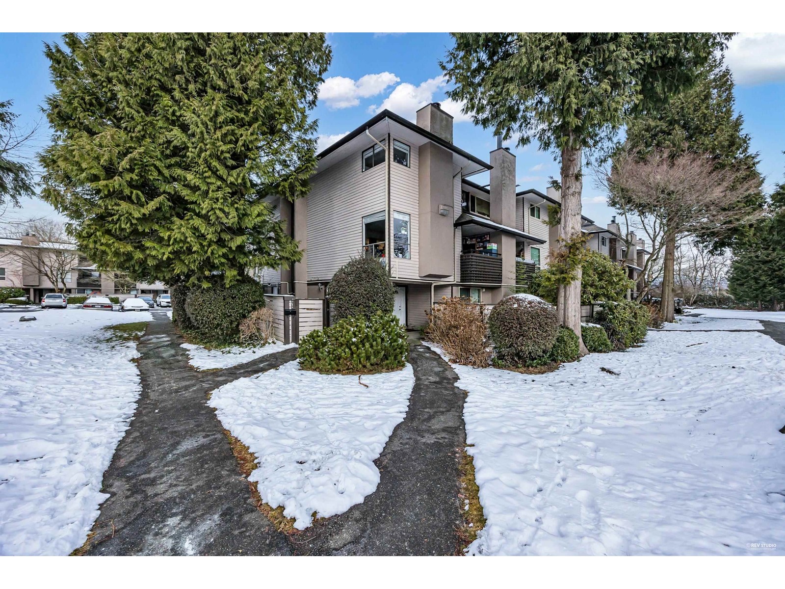 Property at 10600 HOLLY PARK LANE image 3