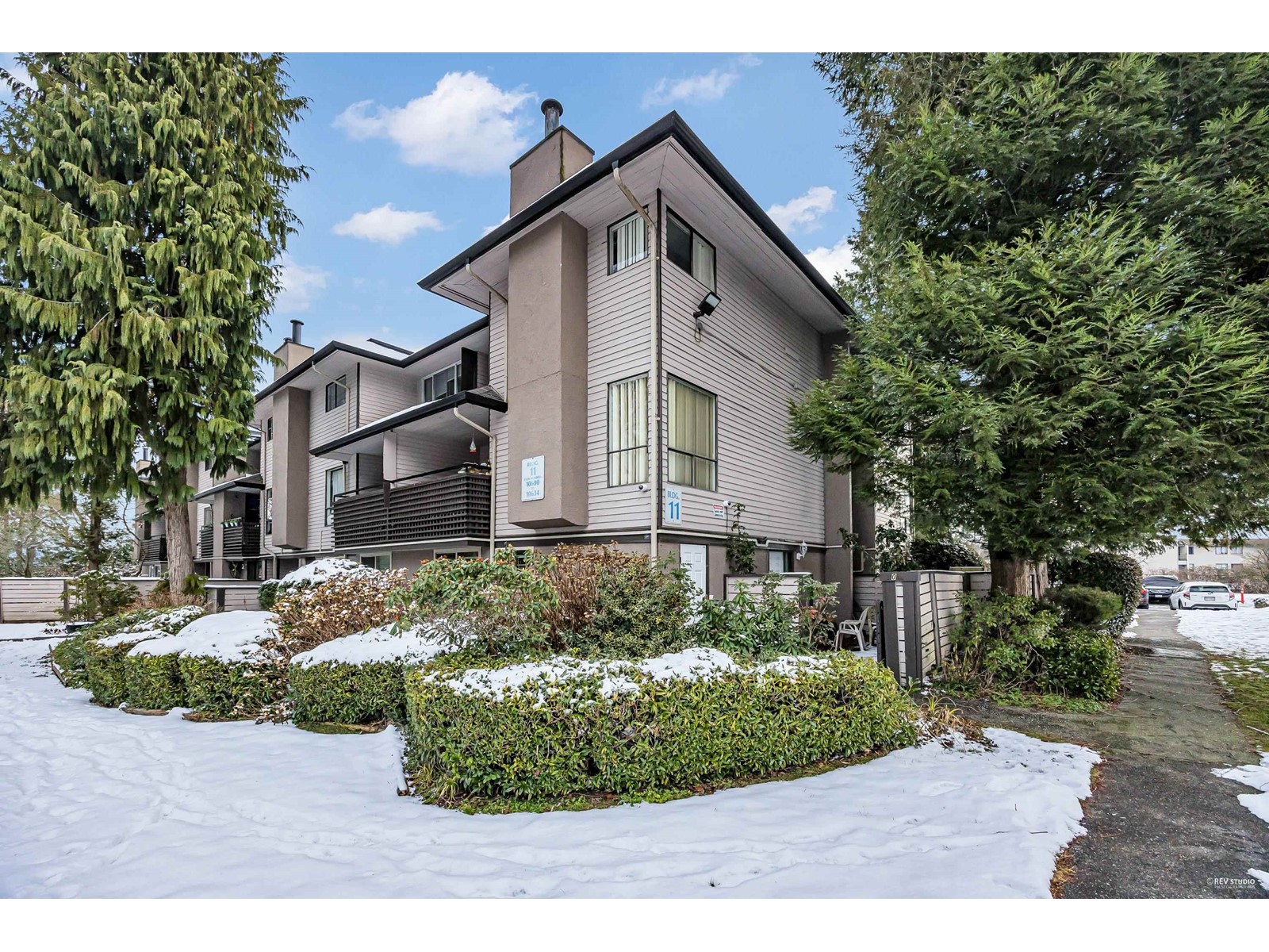 Property at 10600 HOLLY PARK LANE image 1
