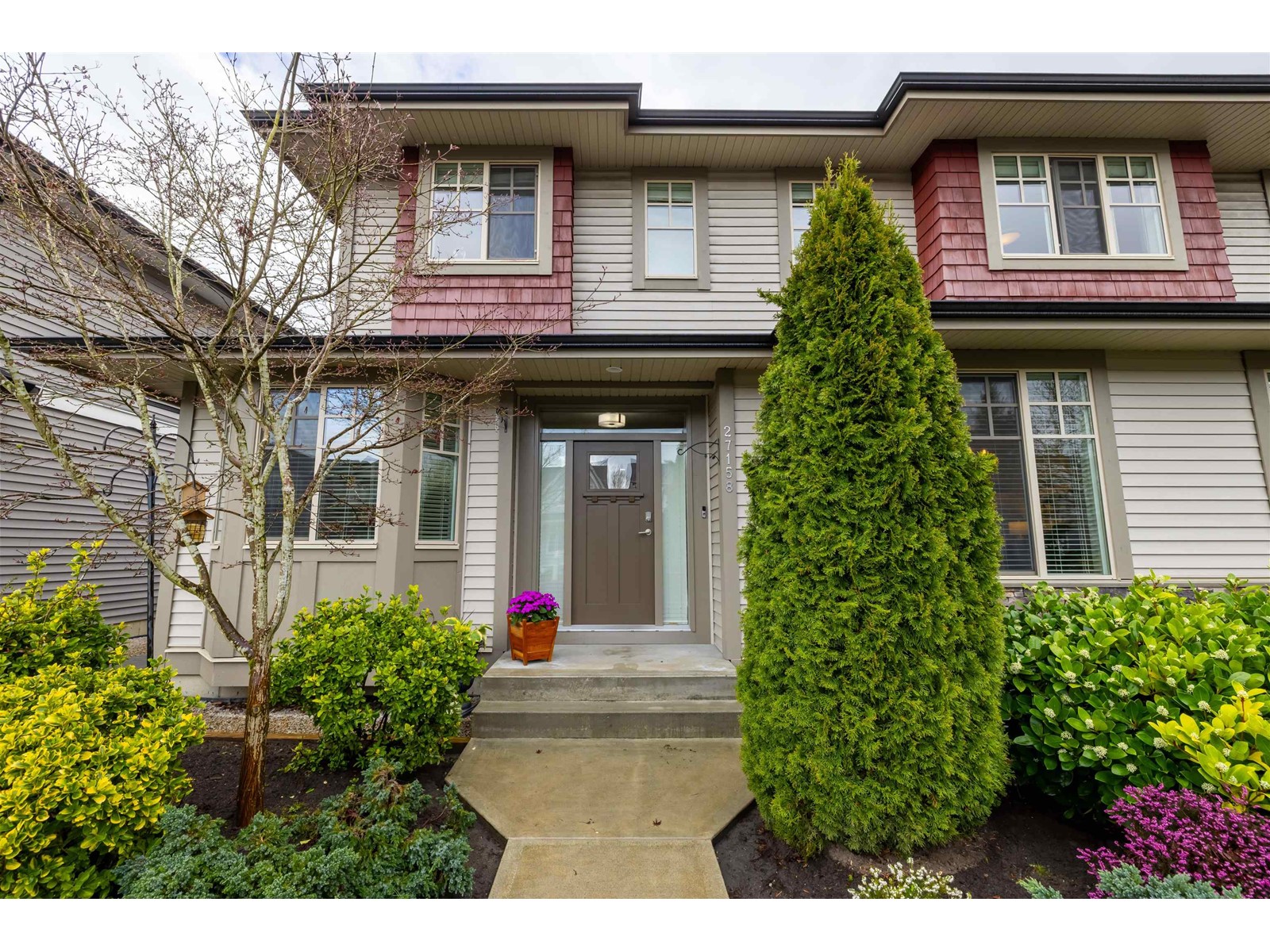 Property at 27158 35A AVENUE image 2
