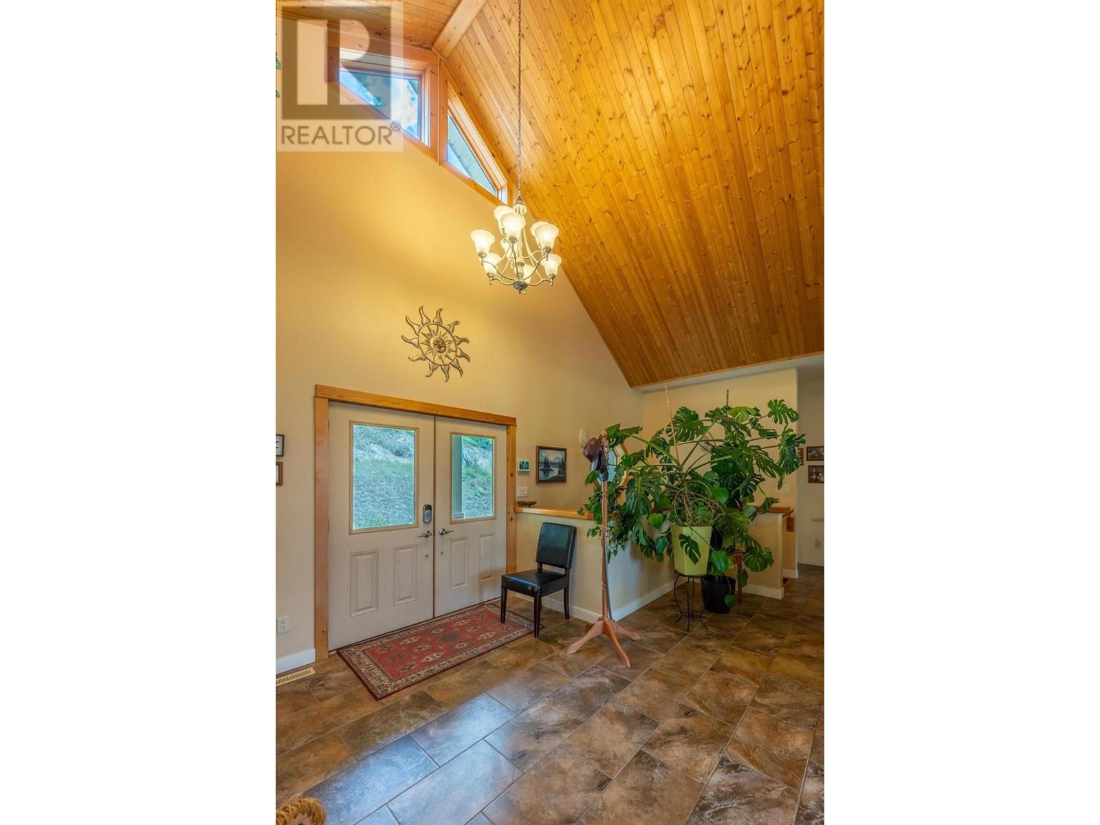 420 Ottoson Road, Golden, British Columbia  V0A 1H1 - Photo 6 - 10342636