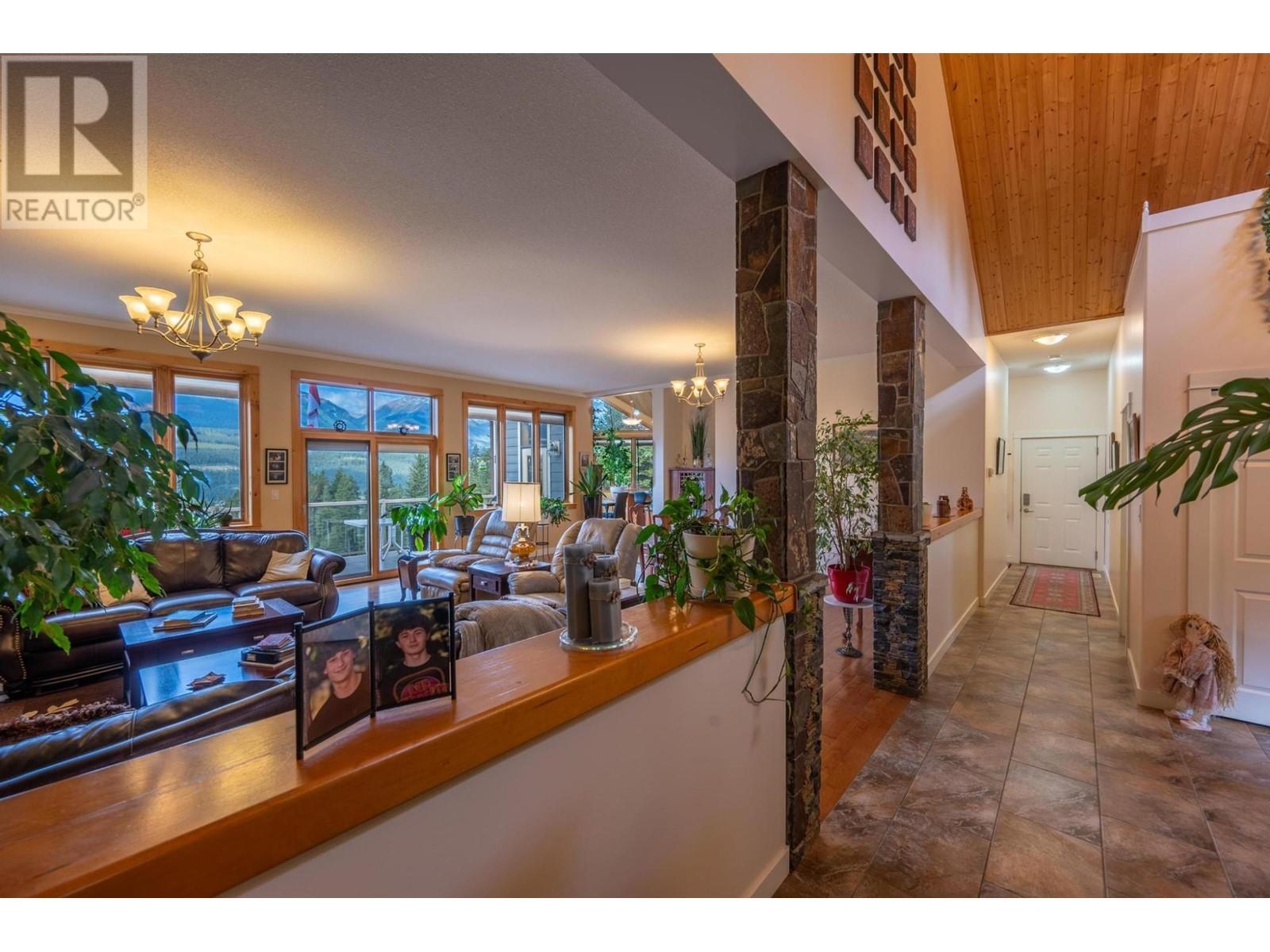 420 Ottoson Road, Golden, British Columbia  V0A 1H1 - Photo 8 - 10342636