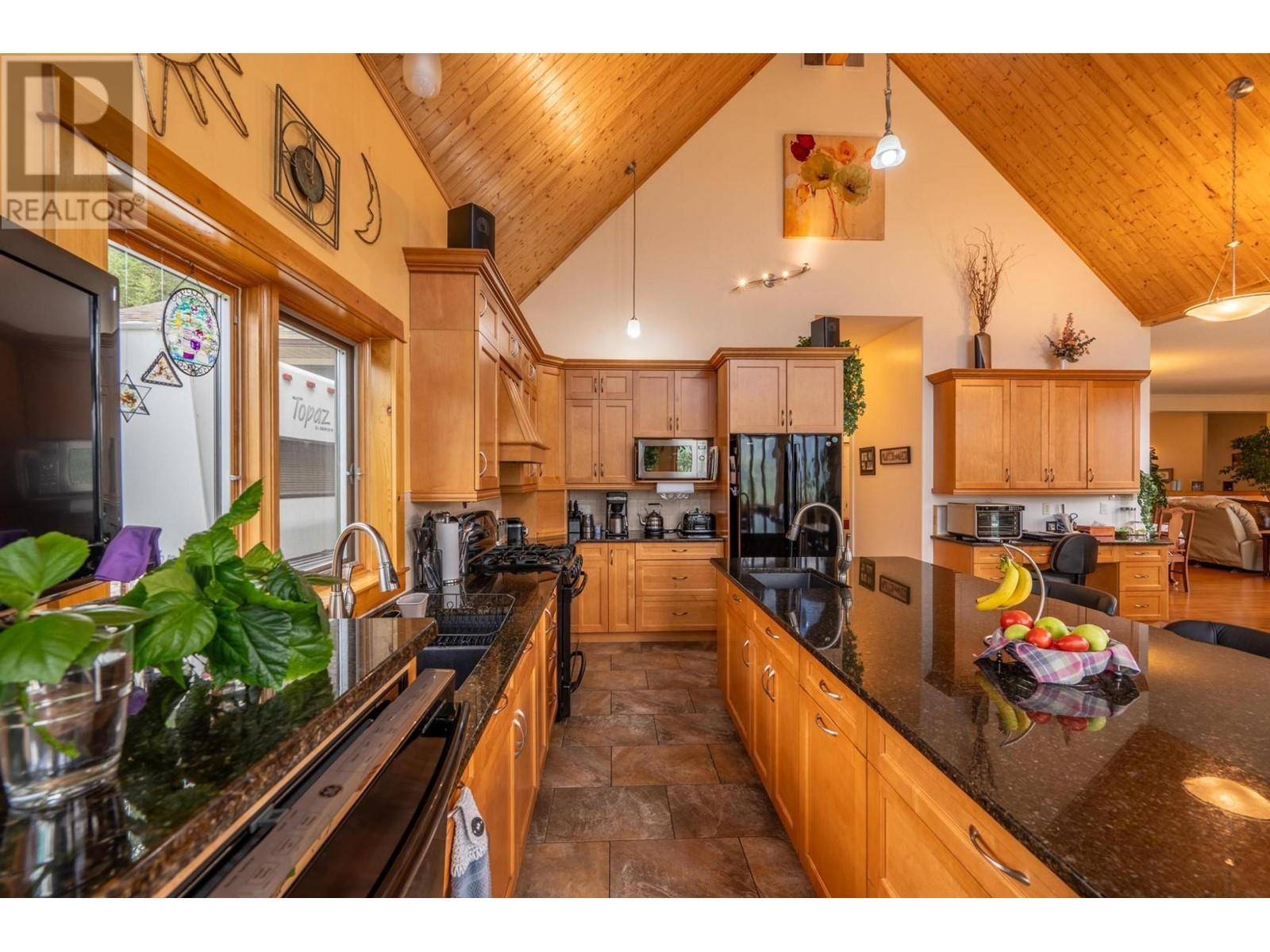 420 Ottoson Road, Golden, British Columbia  V0A 1H1 - Photo 18 - 10342636
