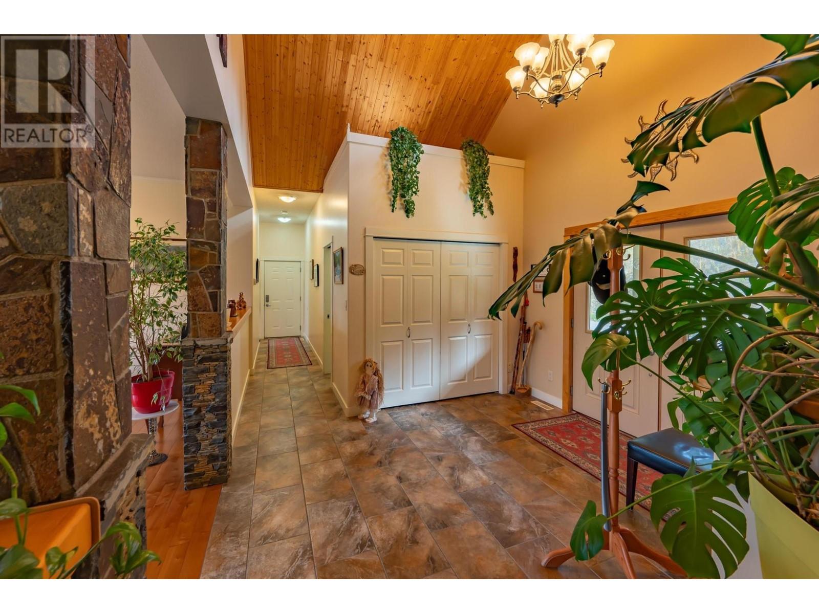 420 Ottoson Road, Golden, British Columbia  V0A 1H1 - Photo 7 - 10342636