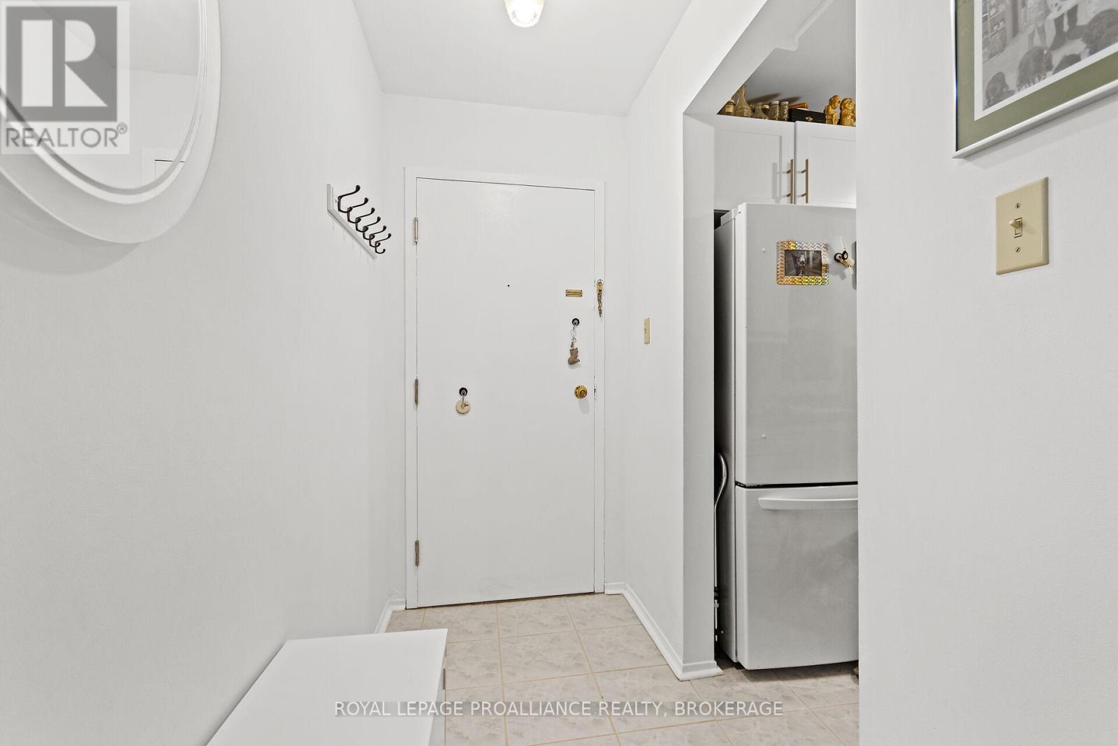 101 - 573 Armstrong Road, Kingston, Ontario  K7M 8J8 - Photo 8 - X12072497