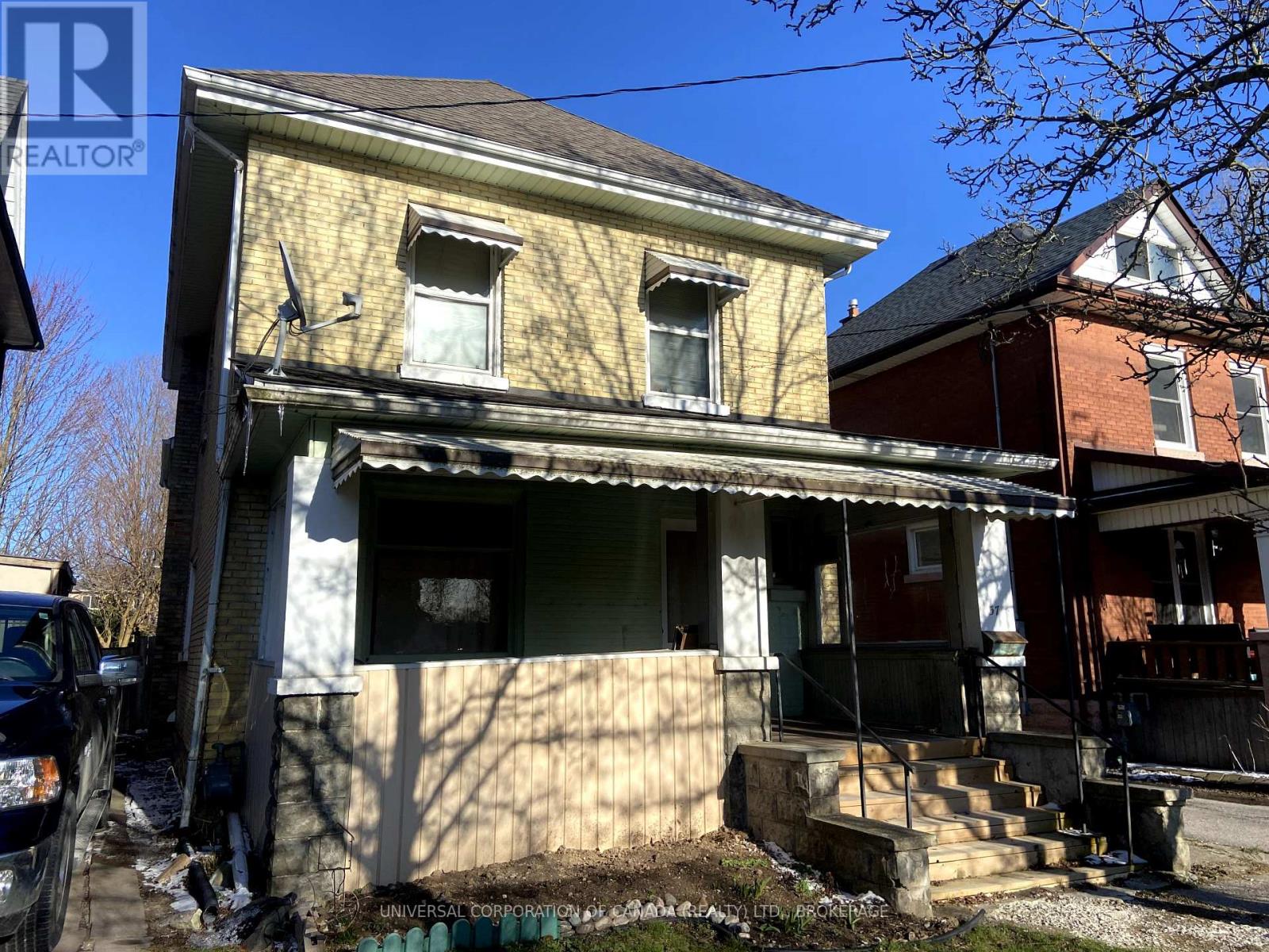 57 Alma Street, St. Thomas, Ontario  N5P 3A9 - Photo 3 - X12072490