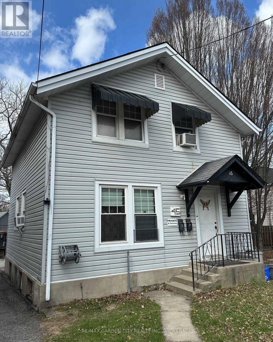 45 Lake Street, St. Catharines (451 - Downtown), Ontario  L2R 5W9 - Photo 1 - X12072377