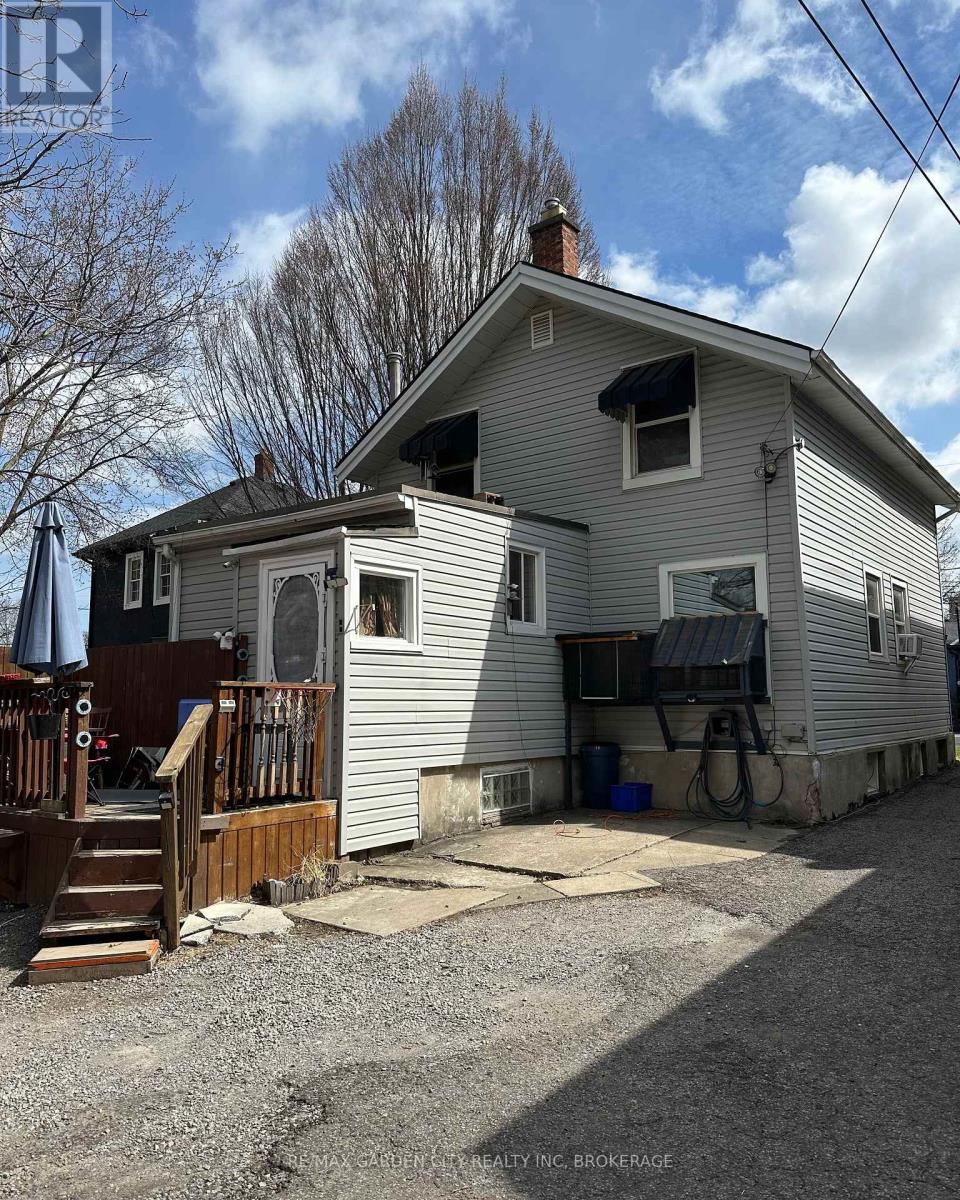 45 Lake Street, St. Catharines (451 - Downtown), Ontario  L2R 5W9 - Photo 2 - X12072377