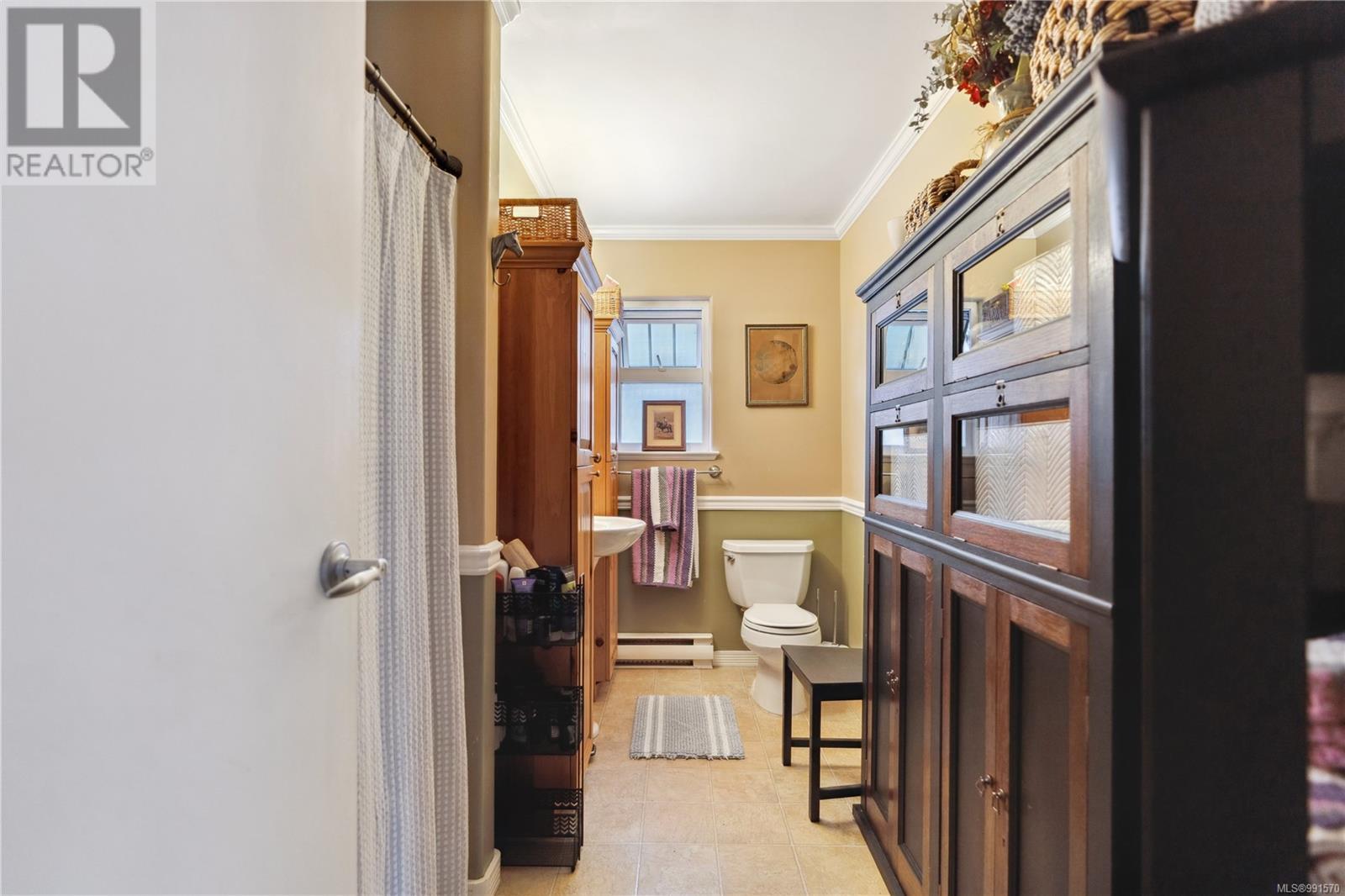 Property at 1032 Tatlow Rd image 2