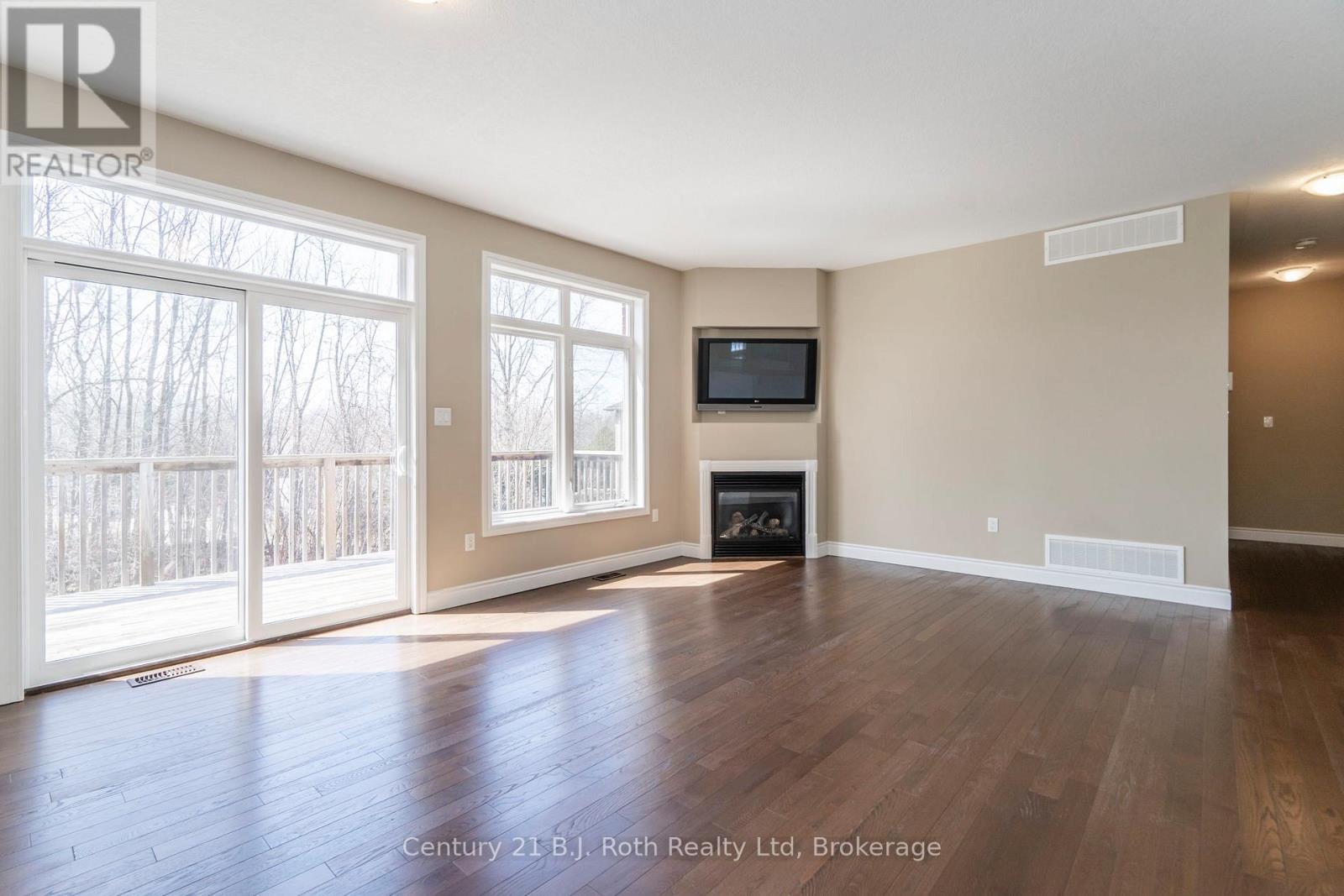 2 Wintergreen Circle, Tay, Ontario  L0K 2A0 - Photo 15 - S12072380