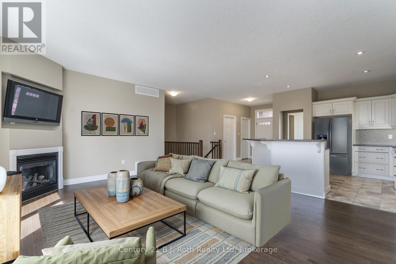 2 Wintergreen Circle, Tay, Ontario  L0K 2A0 - Photo 17 - S12072380