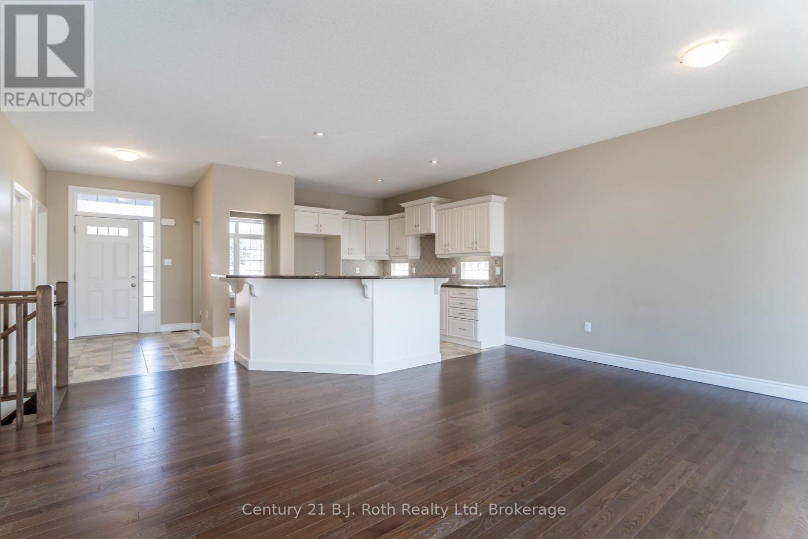 2 Wintergreen Circle, Tay, Ontario  L0K 2A0 - Photo 18 - S12072380