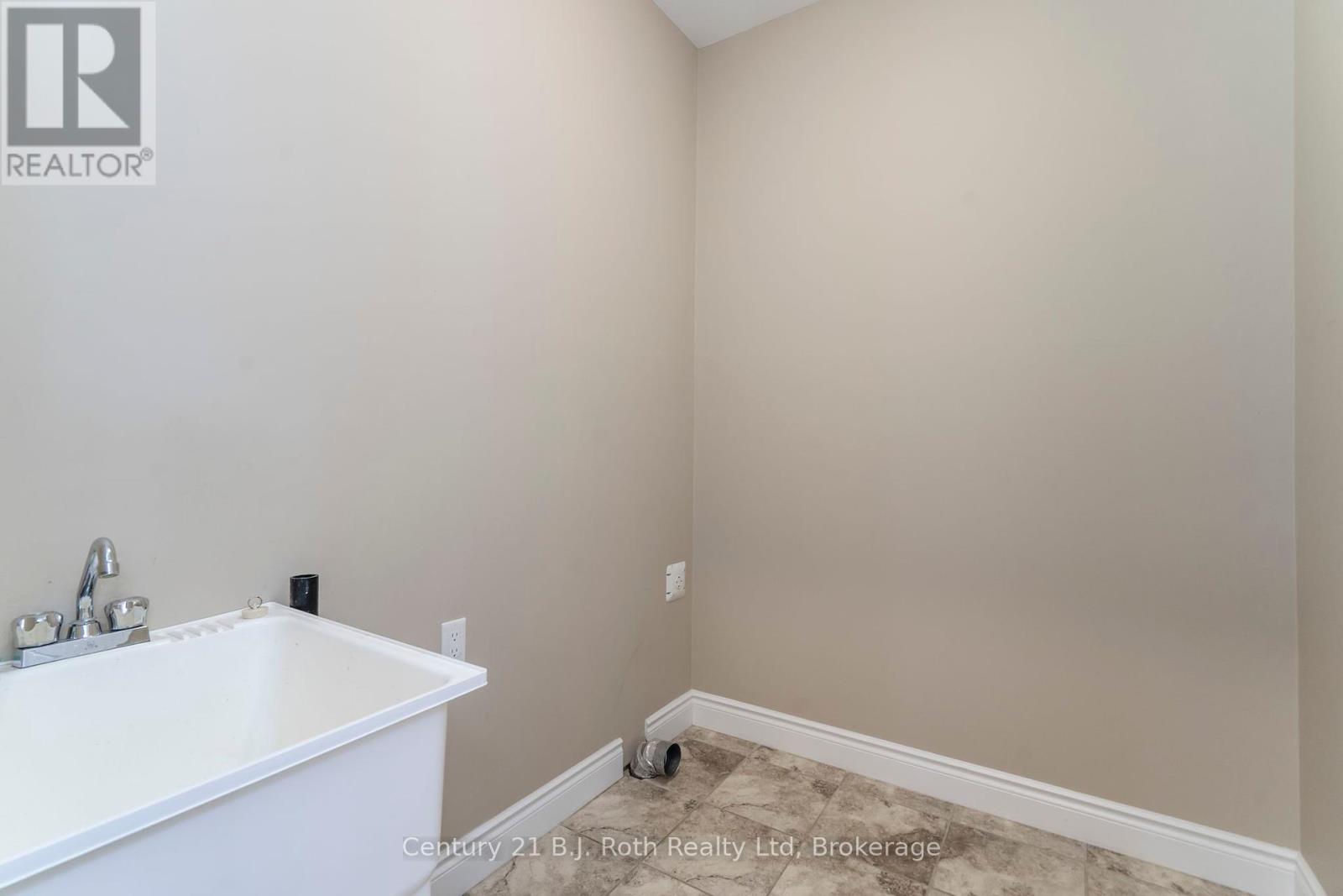 2 Wintergreen Circle, Tay, Ontario  L0K 2A0 - Photo 7 - S12072380