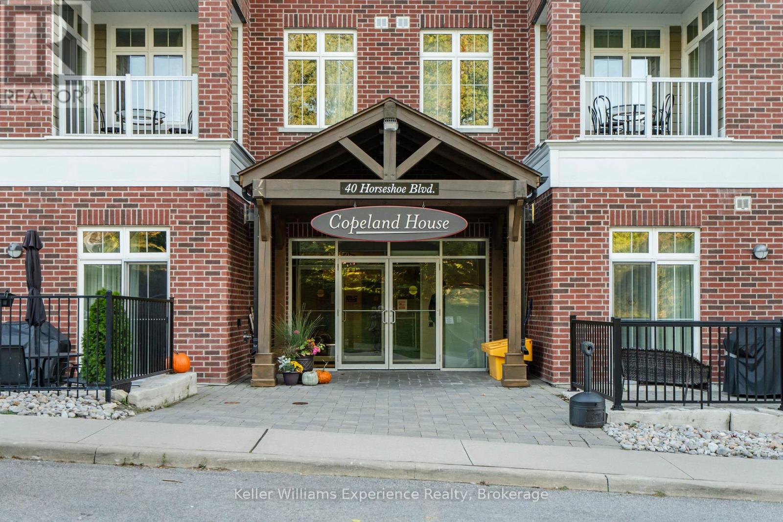 111 - 40 Horseshoe Boulevard, Oro-Medonte, Ontario  L4M 4Y8 - Photo 2 - S12072390