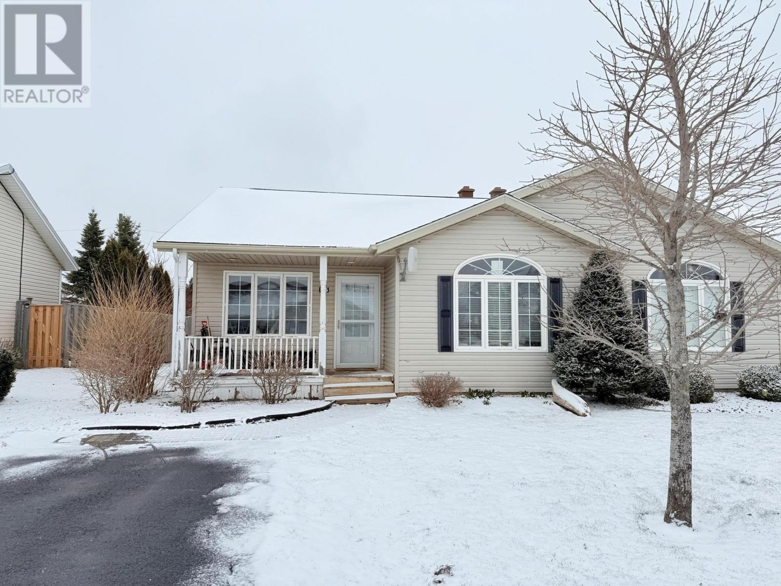 Property at 15 Parkway Drive image 4