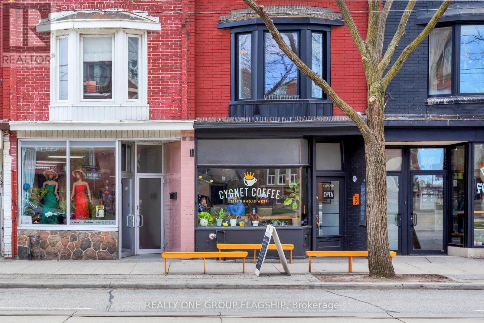Property at 1691 DUNDAS STREET W image 1