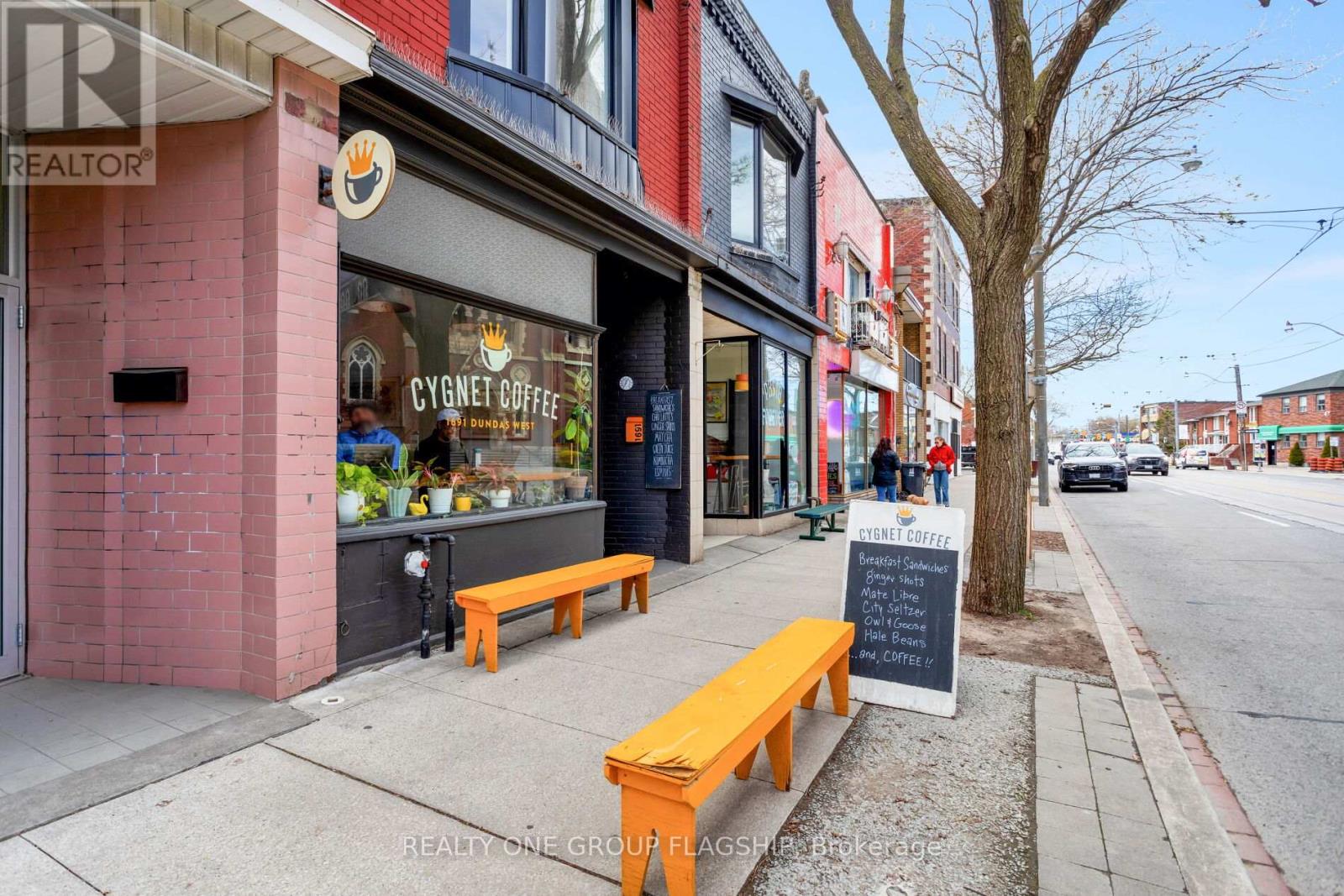 Property at 1691 DUNDAS STREET W image 3
