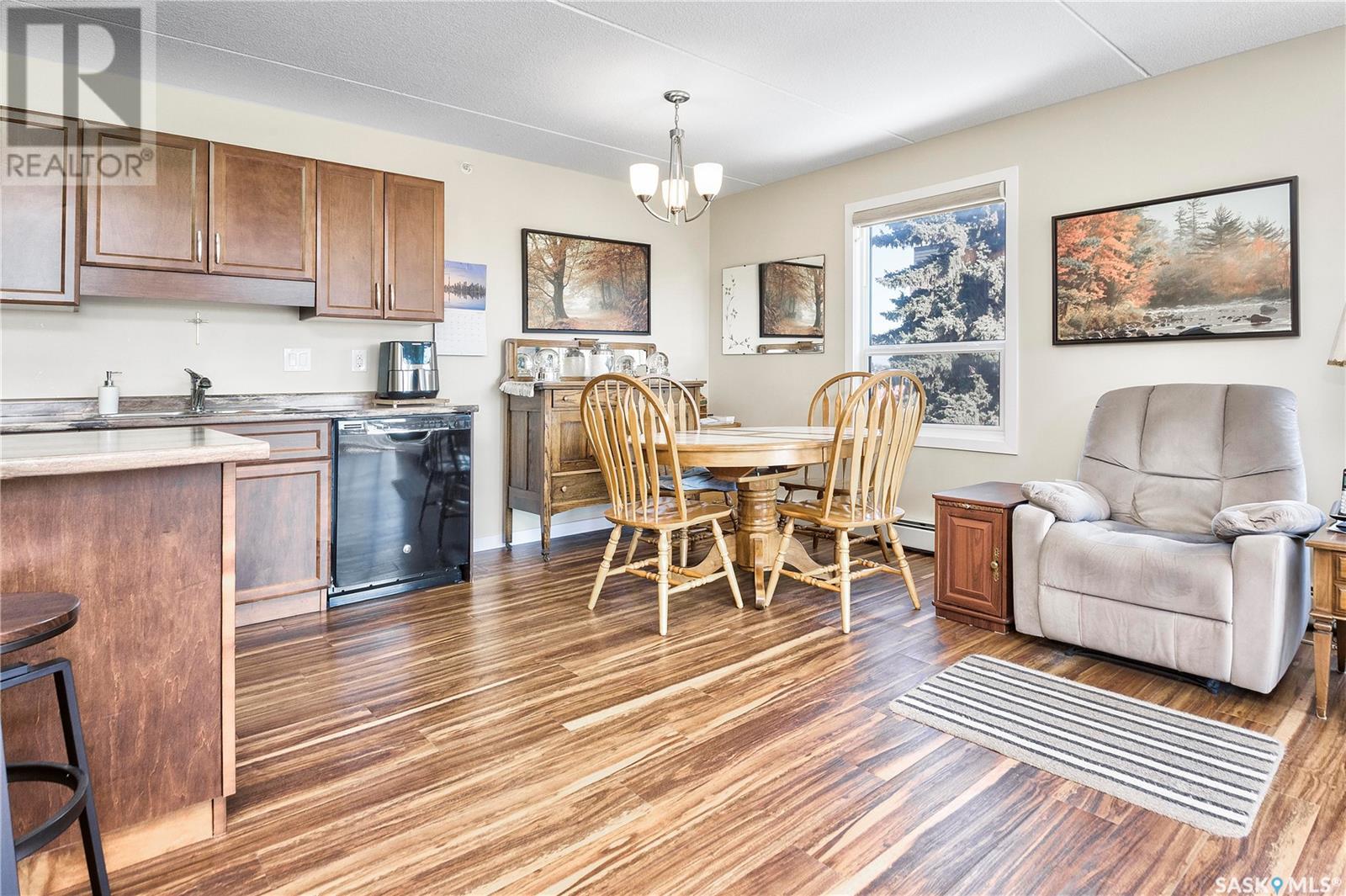 Property at 208 2761 Woodbridge DRIVE image 5