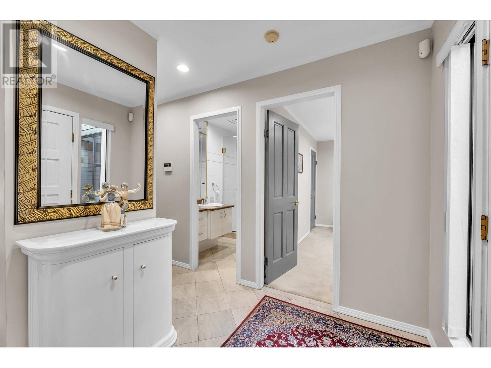6554 Pinehurst Drive, Vancouver, British Columbia  V5X 4P1 - Photo 3 - R2983171