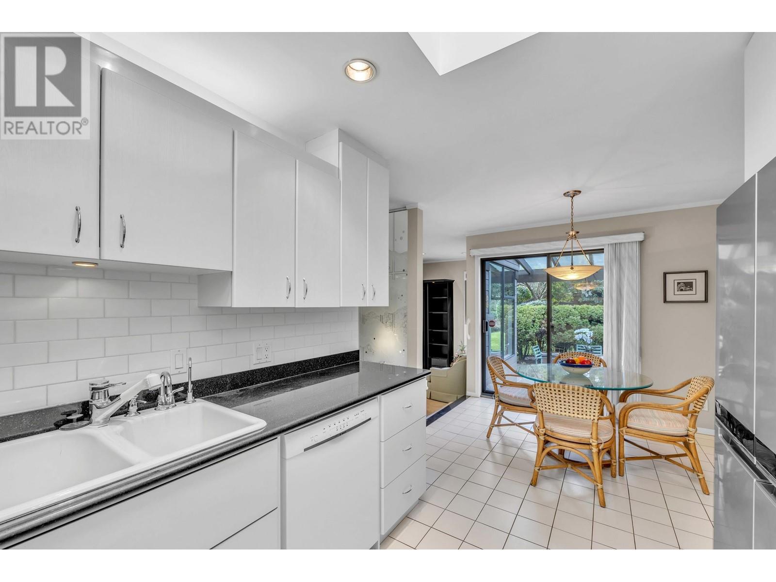 6554 Pinehurst Drive, Vancouver, British Columbia  V5X 4P1 - Photo 13 - R2983171