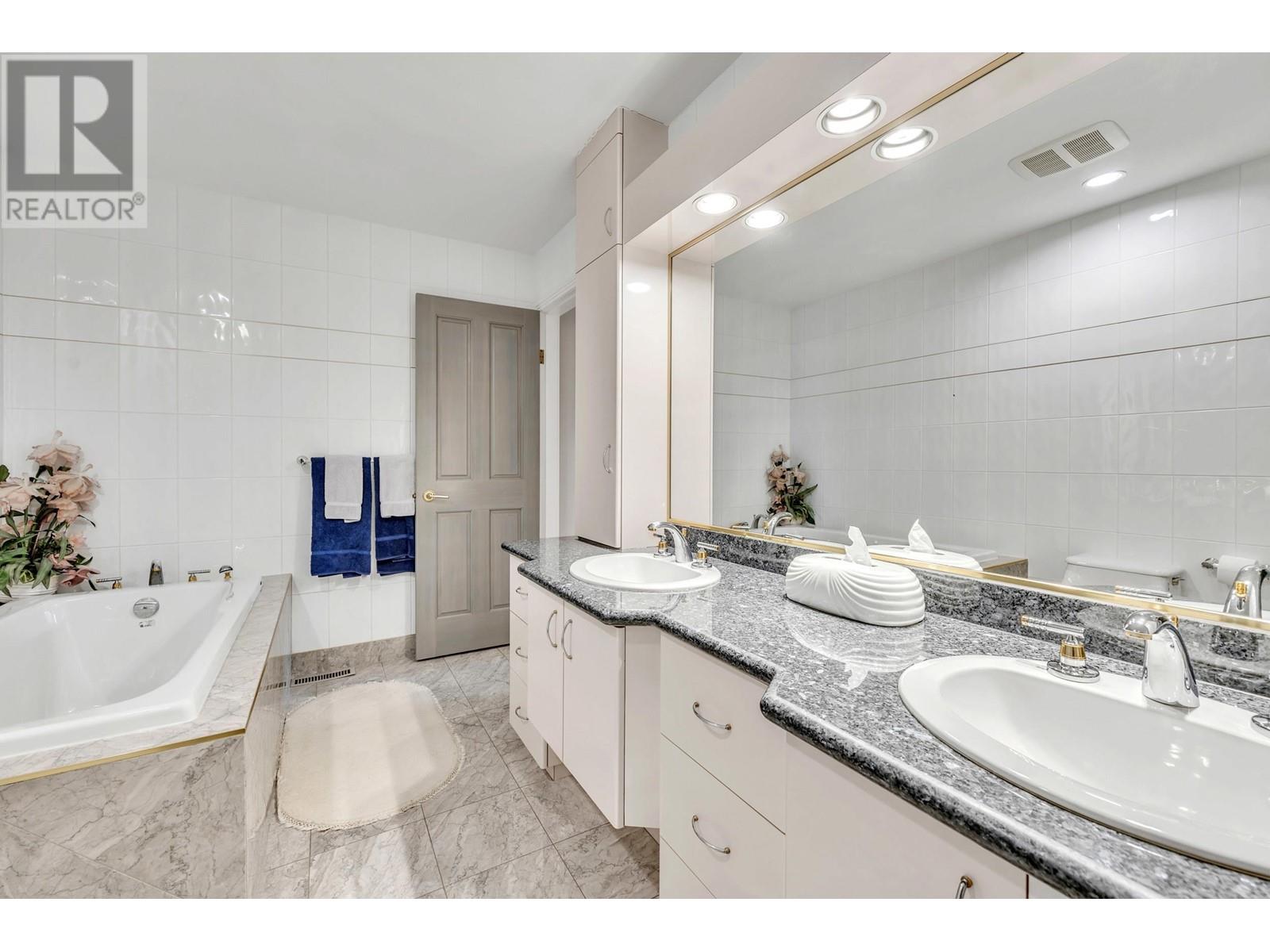 6554 Pinehurst Drive, Vancouver, British Columbia  V5X 4P1 - Photo 23 - R2983171