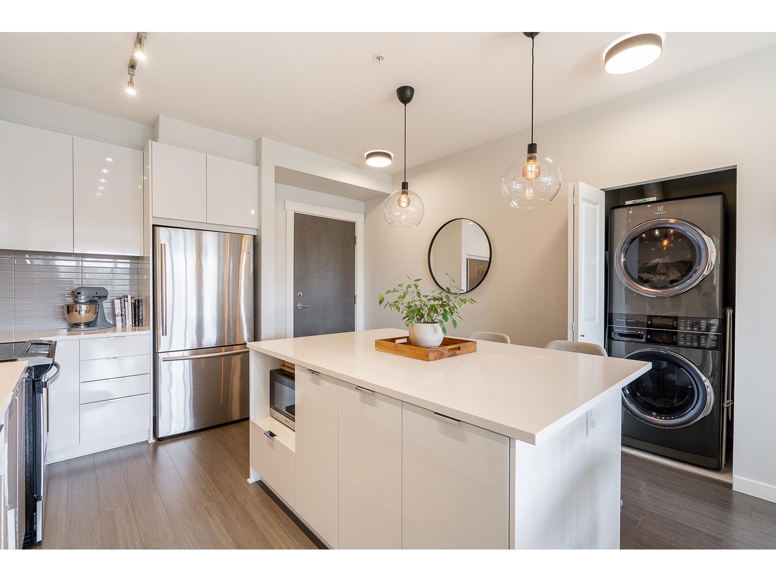 301 31158 Westridge Place, Abbotsford, British Columbia  V2T 0K5 - Photo 3 - R2986014