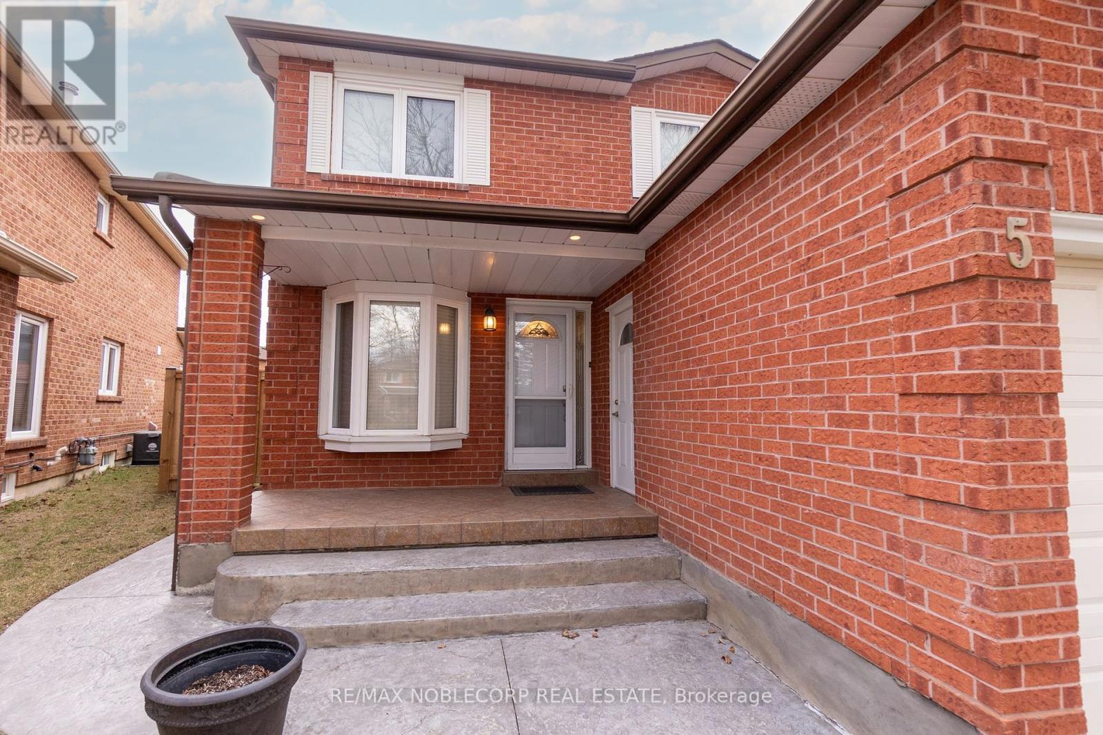 Property at 5 MATT COURT image 5