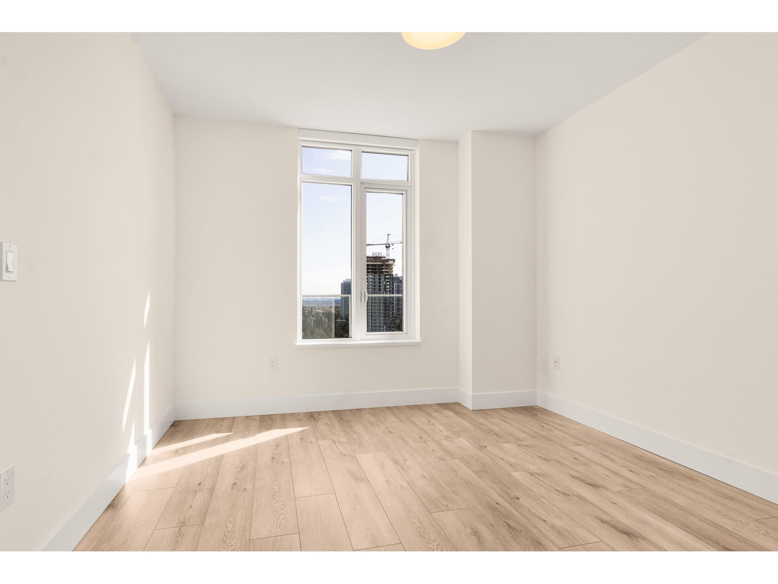 1802 10428 Whalley Boulevard, Surrey, British Columbia  V3T 1W6 - Photo 16 - R2988355