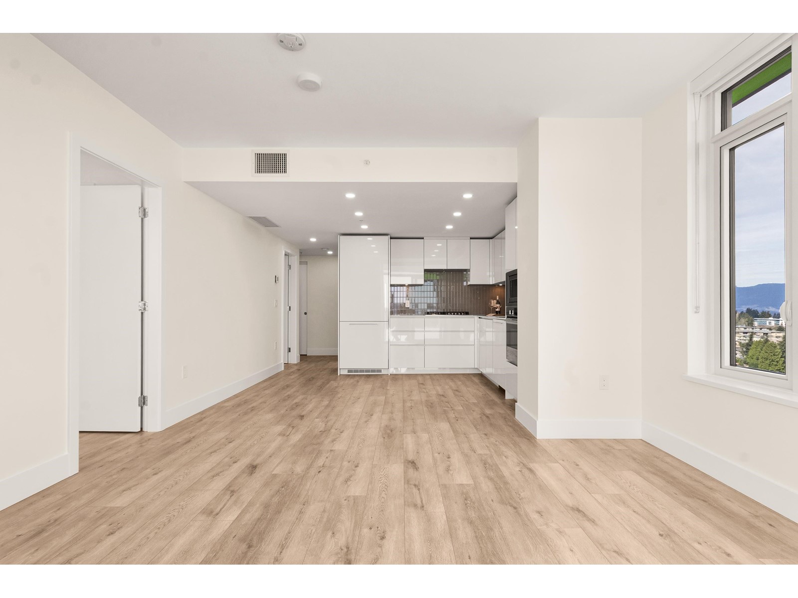 1802 10428 Whalley Boulevard, Surrey, British Columbia  V3T 1W6 - Photo 12 - R2988355
