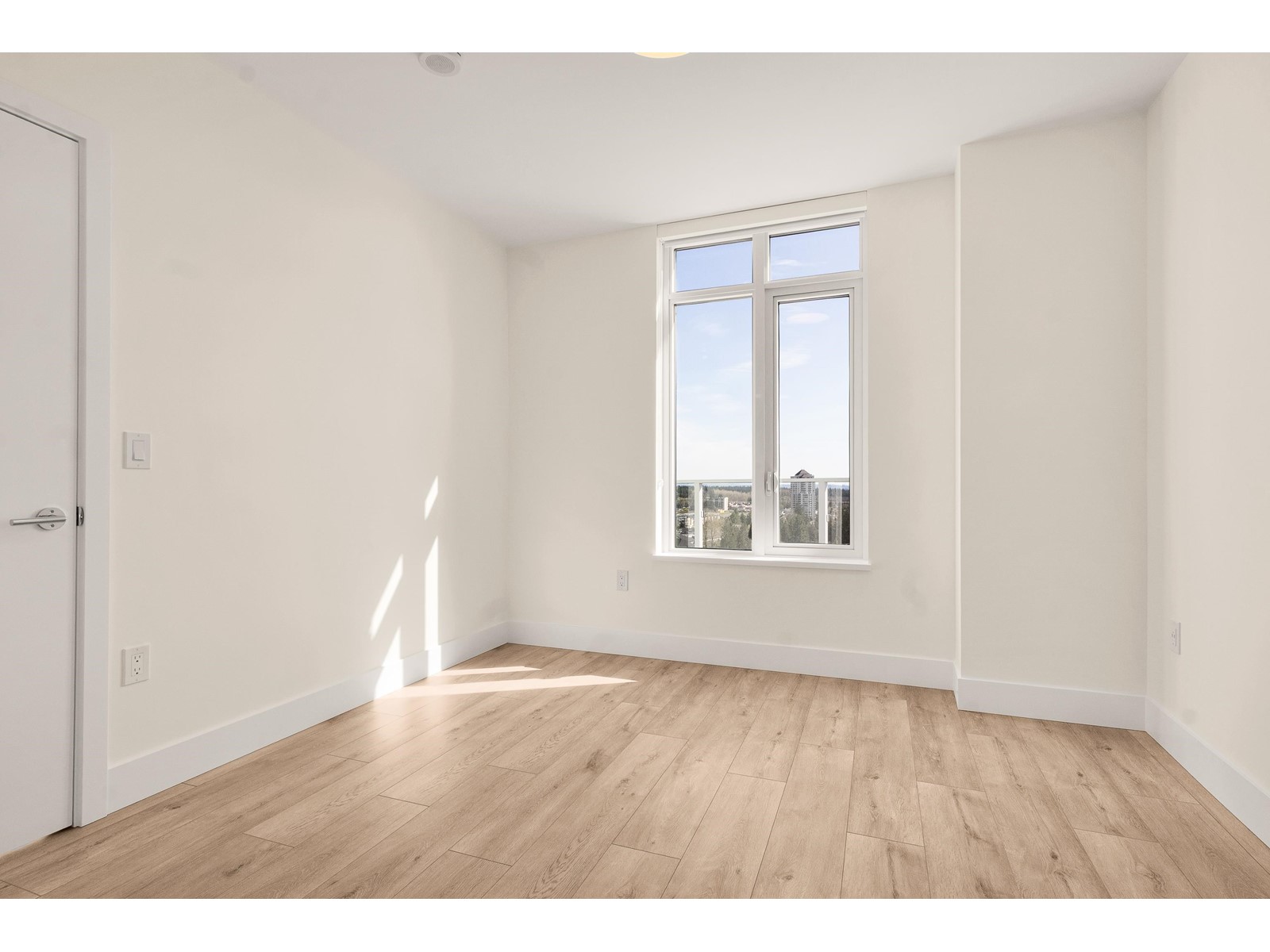 1802 10428 Whalley Boulevard, Surrey, British Columbia  V3T 1W6 - Photo 17 - R2988355