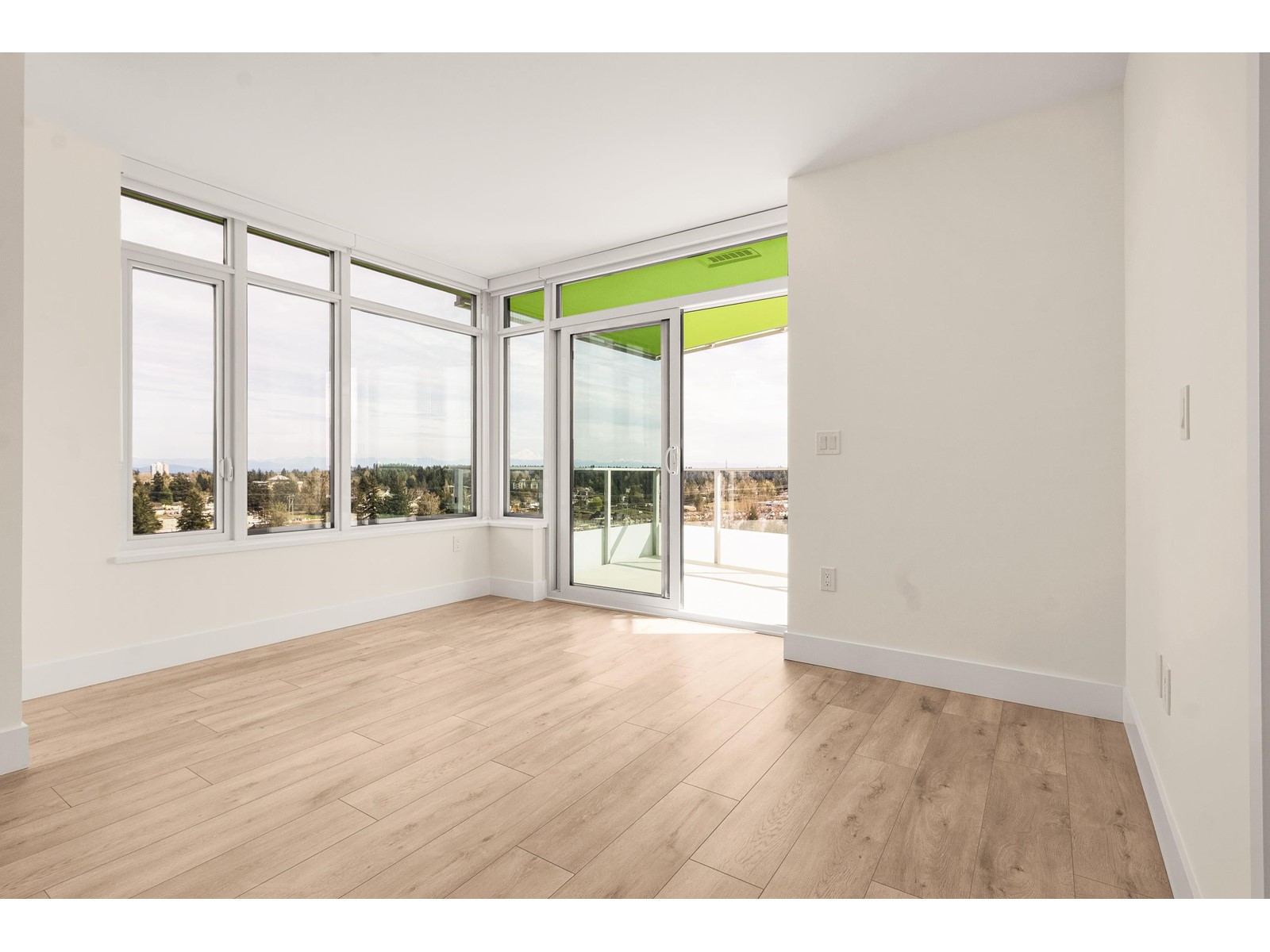 1802 10428 Whalley Boulevard, Surrey, British Columbia  V3T 1W6 - Photo 13 - R2988355