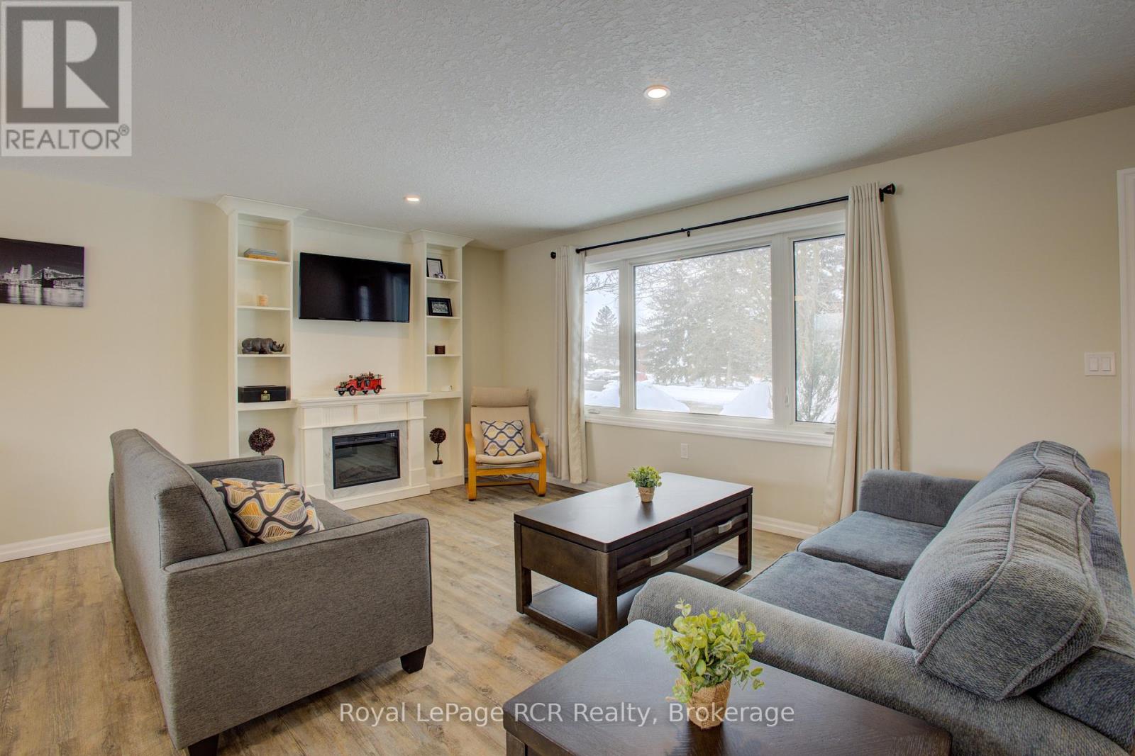 620 Elm Avenue N, North Perth, Ontario  N4W 3G2 - Photo 10 - X12026144