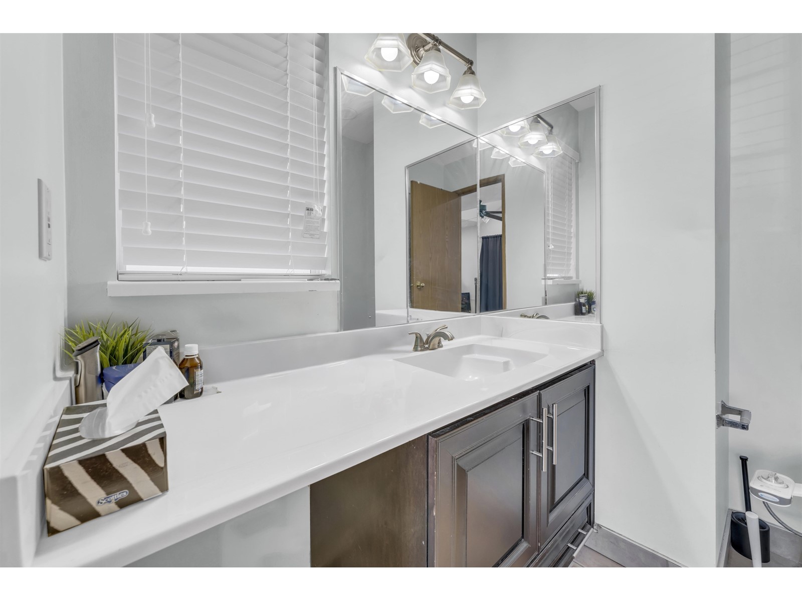 14164 89a Avenue, Surrey, British Columbia  V3V 7T3 - Photo 10 - R2986307