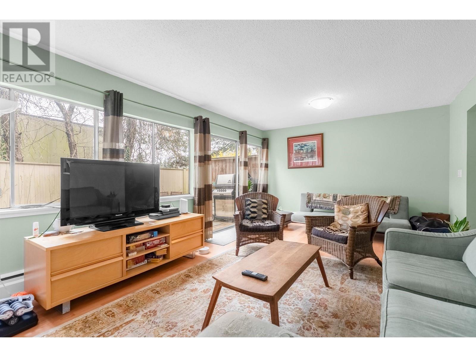 713 Westview Drive, North Vancouver, British Columbia  V7N 3X7 - Photo 4 - R2988370