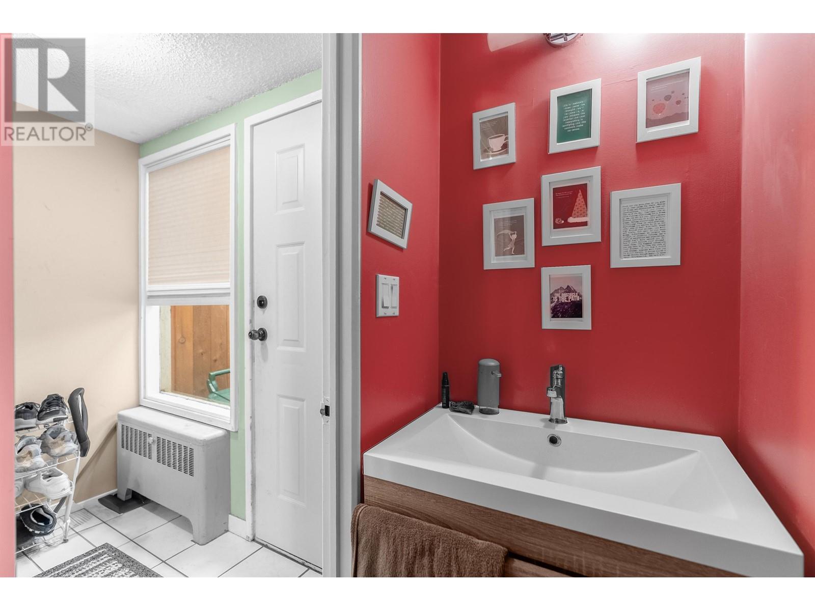 713 Westview Drive, North Vancouver, British Columbia  V7N 3X7 - Photo 9 - R2988370