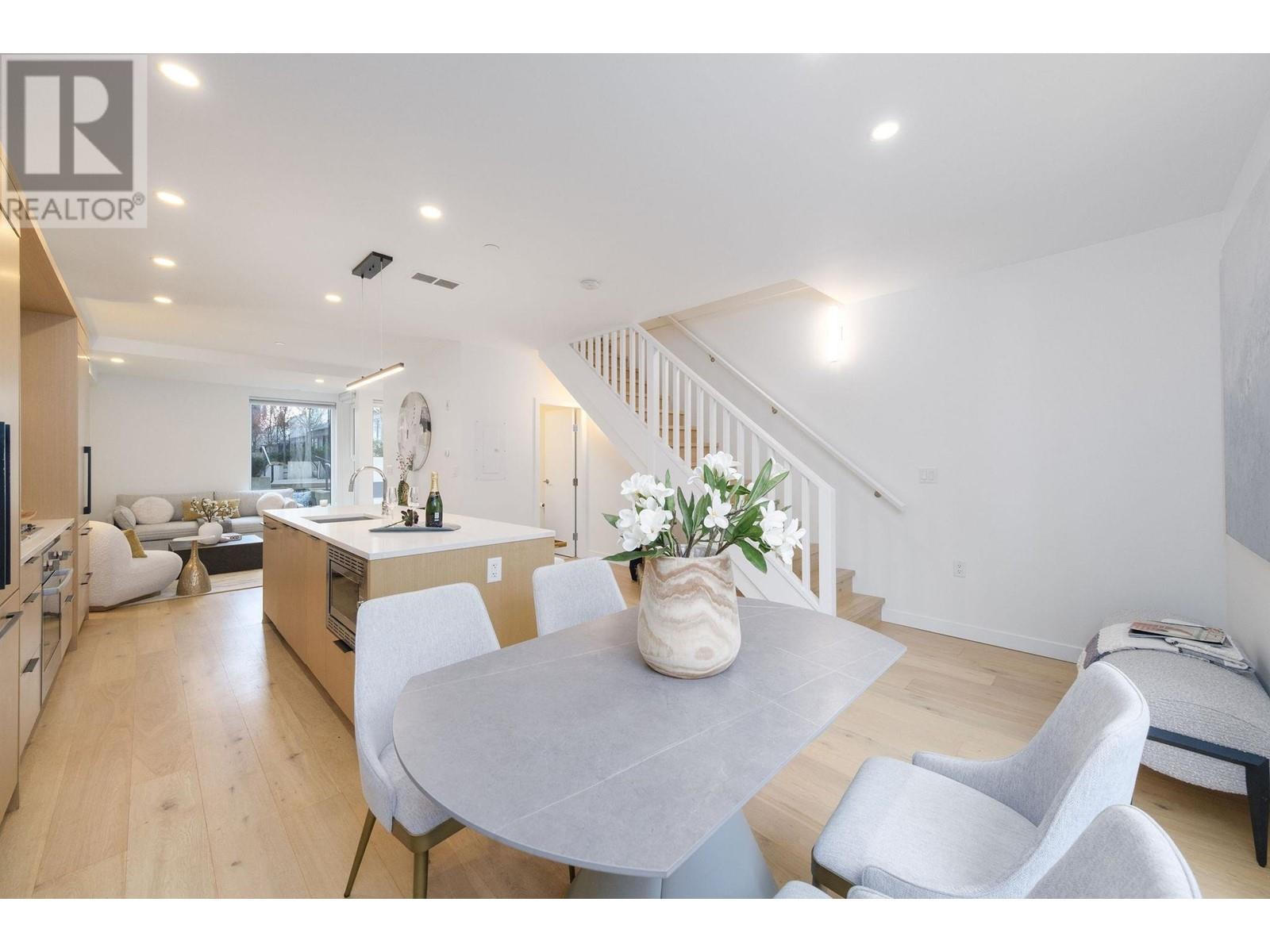 114 649 E 3rd Street, North Vancouver, British Columbia  V7L 1G6 - Photo 12 - R2988378