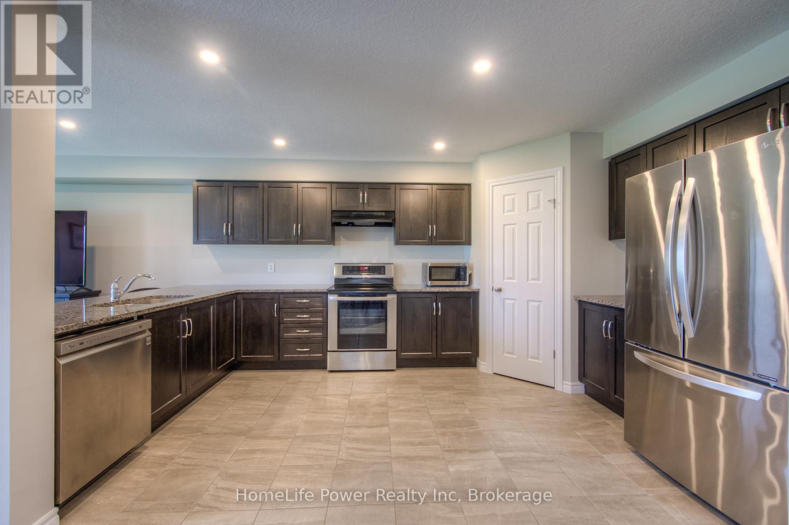 1365 Calais Drive, Woodstock, Ontario  N4T 0L8 - Photo 10 - X12072528