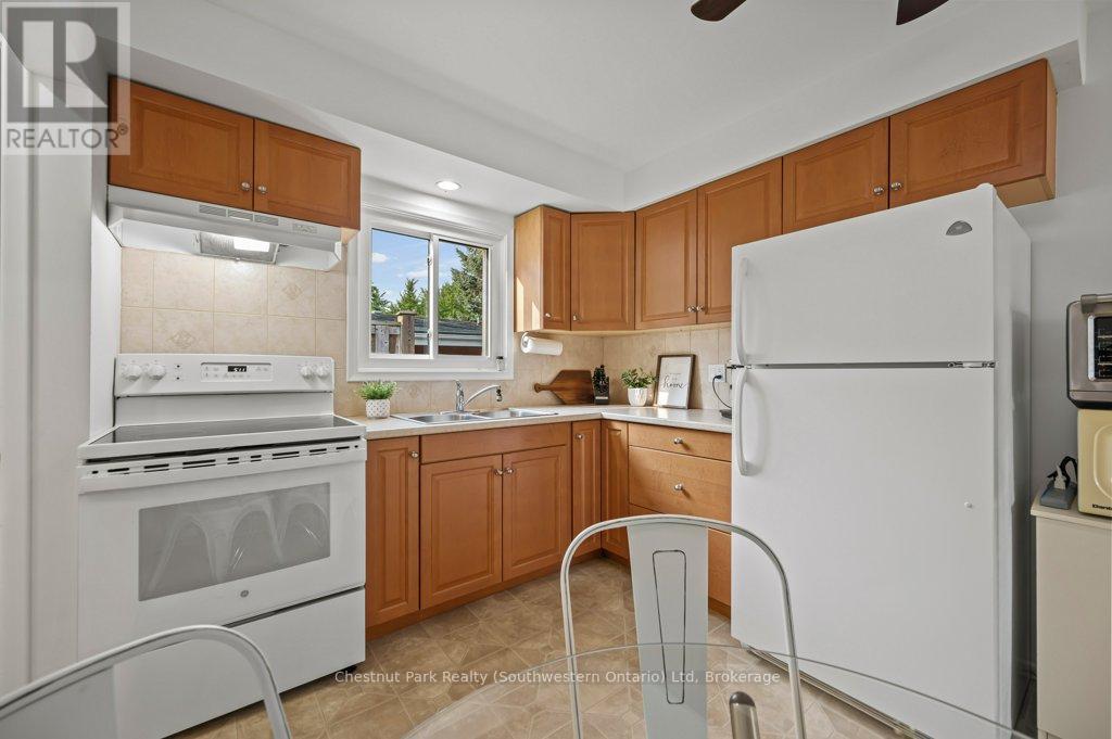 66 June Avenue, Guelph (Riverside Park), Ontario  N1H 1J1 - Photo 2 - X12072532