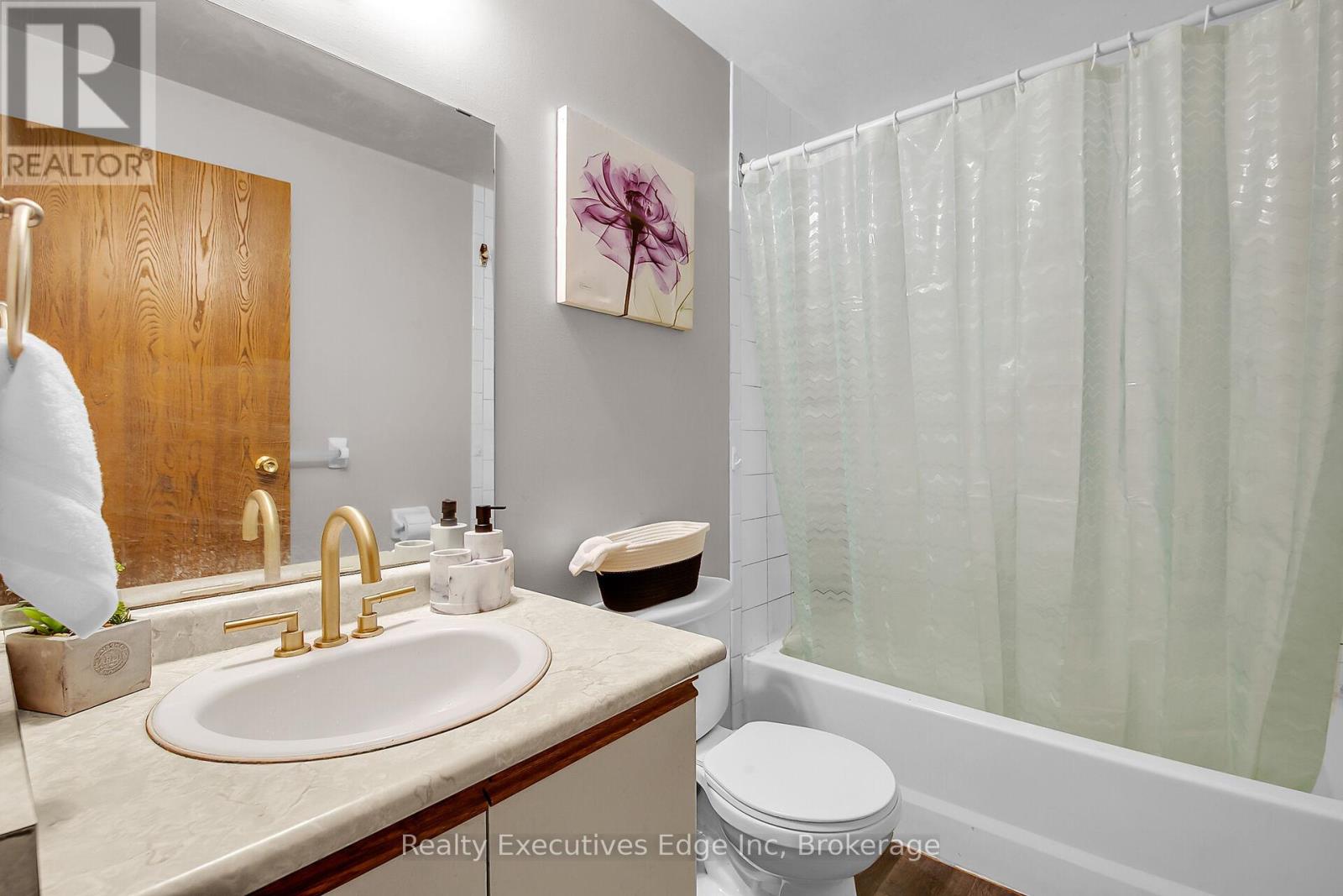 105 - 35 Green Valley Drive, Kitchener, Ontario  N2P 2A5 - Photo 15 - X12072563