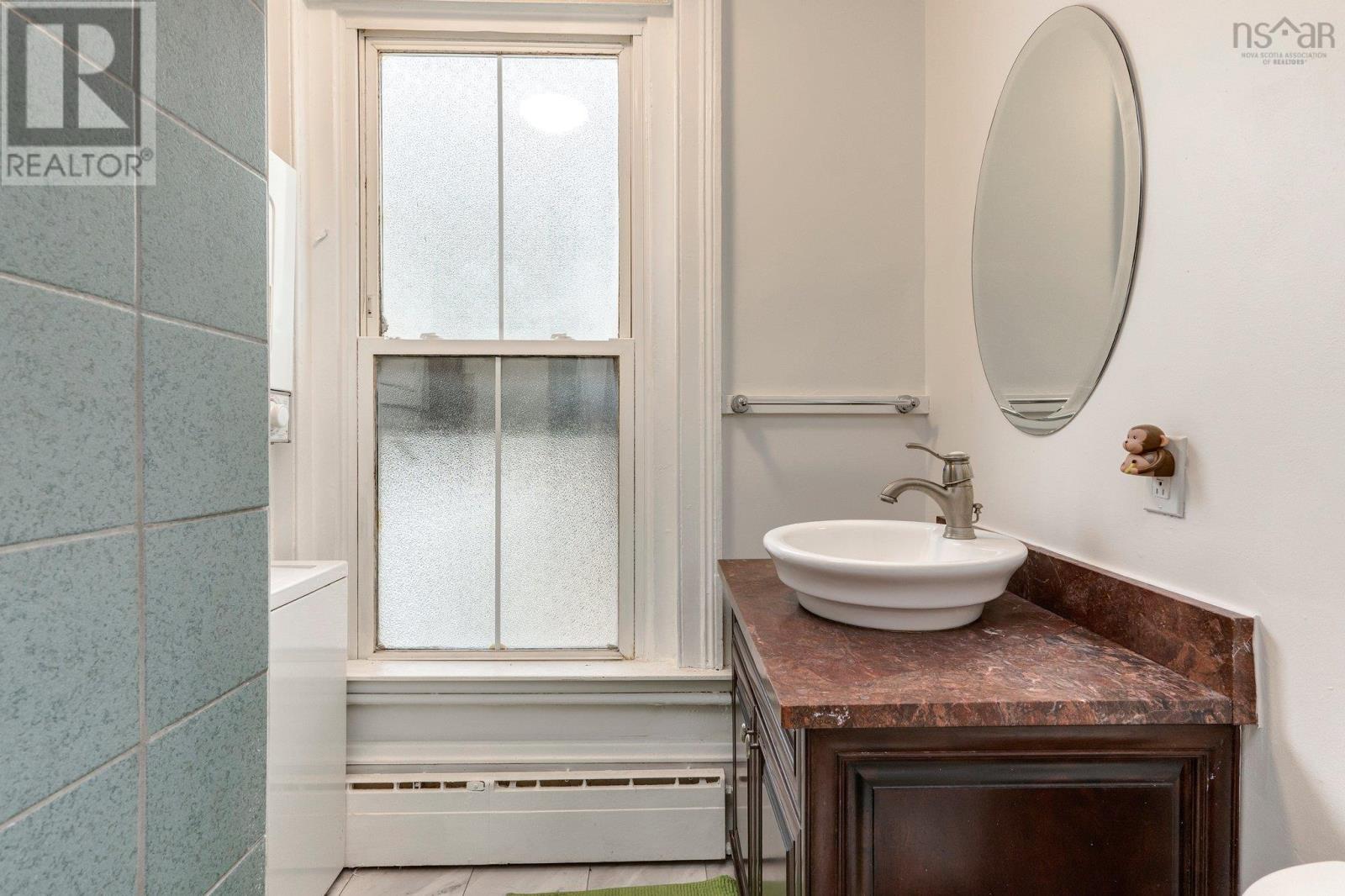 1056 Bland Street, Halifax, Nova Scotia  B3H 2S8 - Photo 14 - 202507342